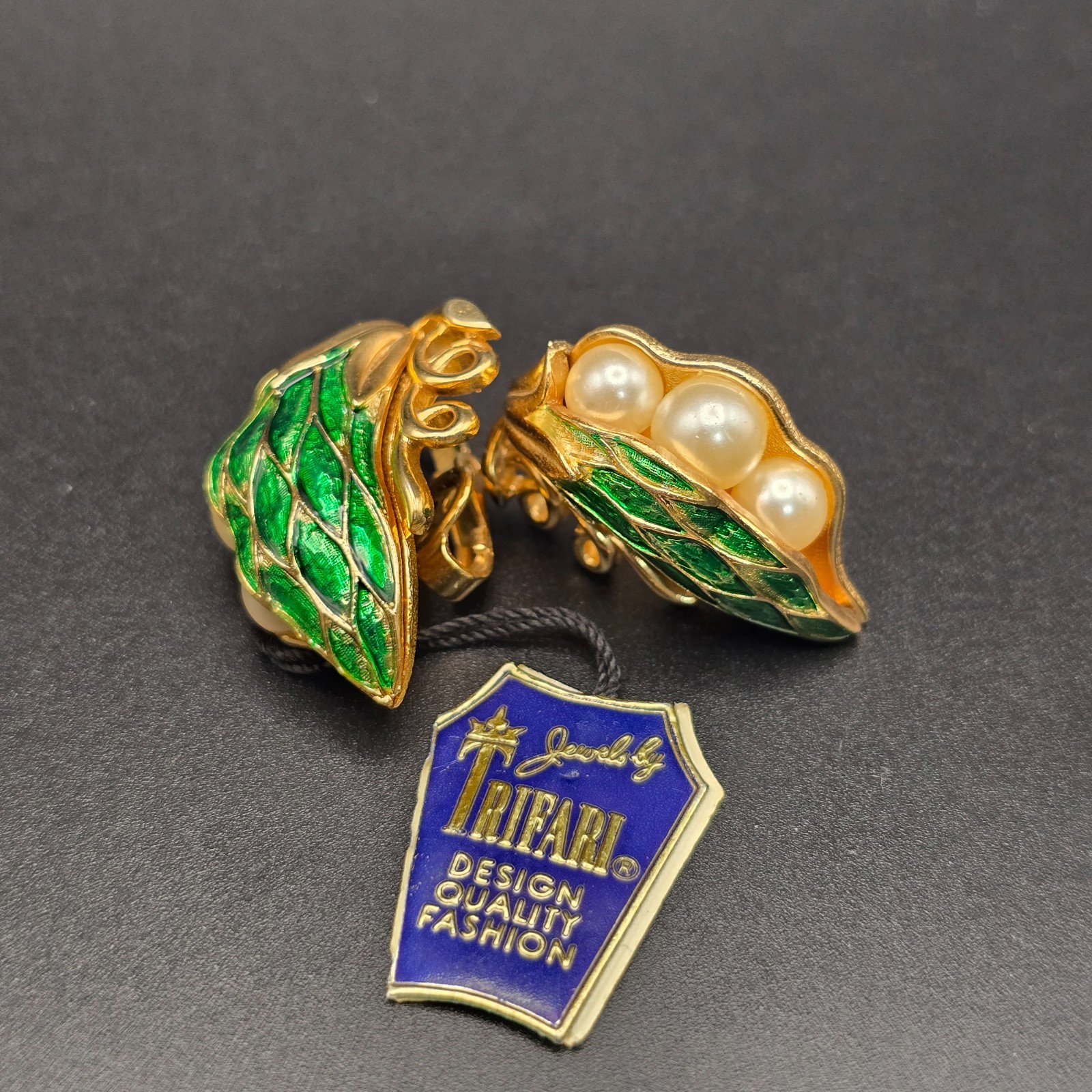 NOS VTG Crown Trifari Peas in a Pod Green Enamel Pearl Earrings Advertised Vogue