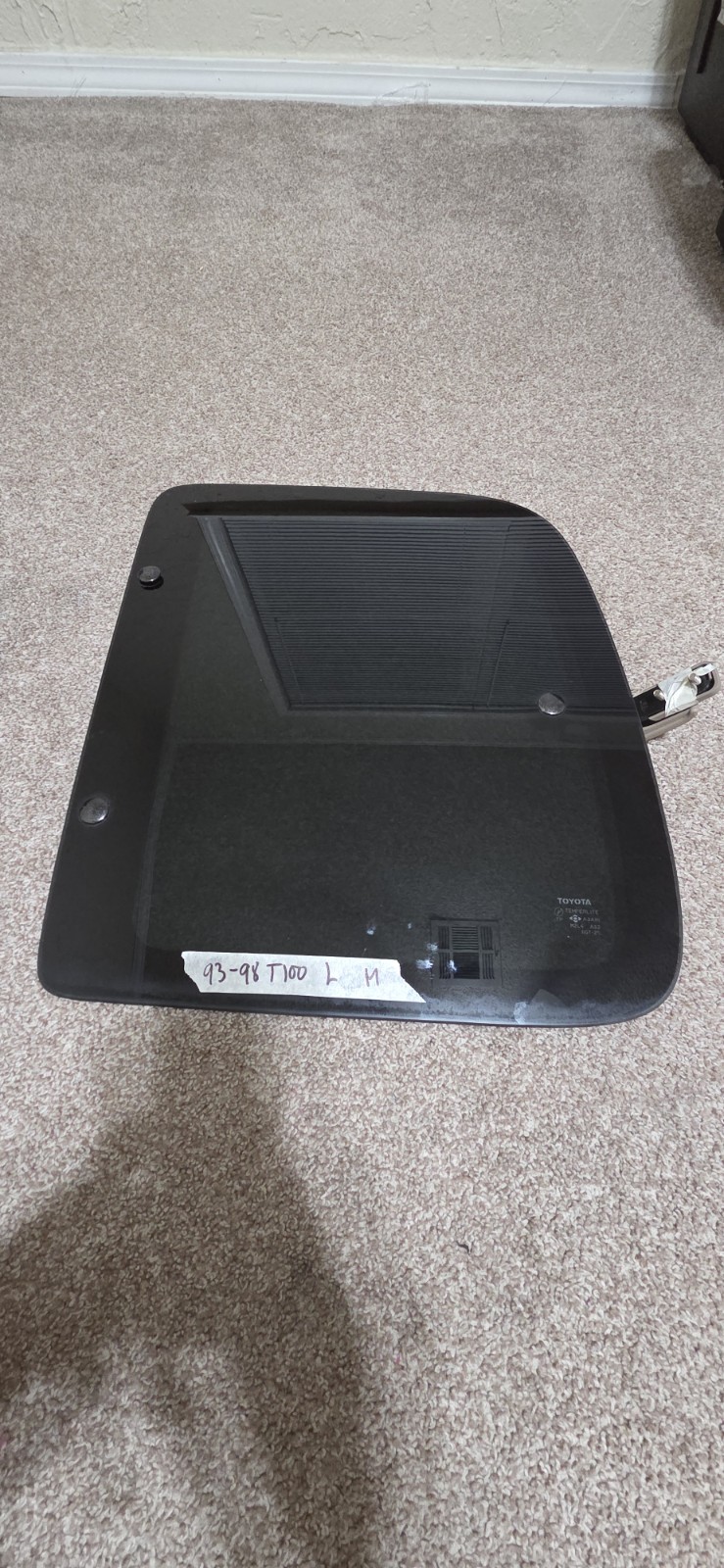1993-1998 TOTOTA T100 Xtra Cab, Left Quarter Glass With Latch Tint Dark Oem.96