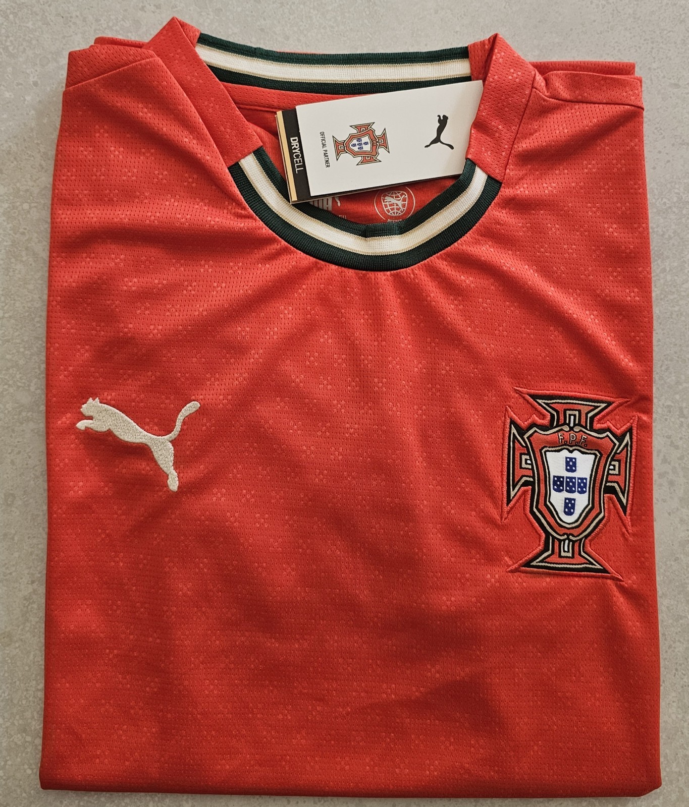 Puma 2025/2026 Portugal Home Men\'s Drycell Soccer Jersey Size Large