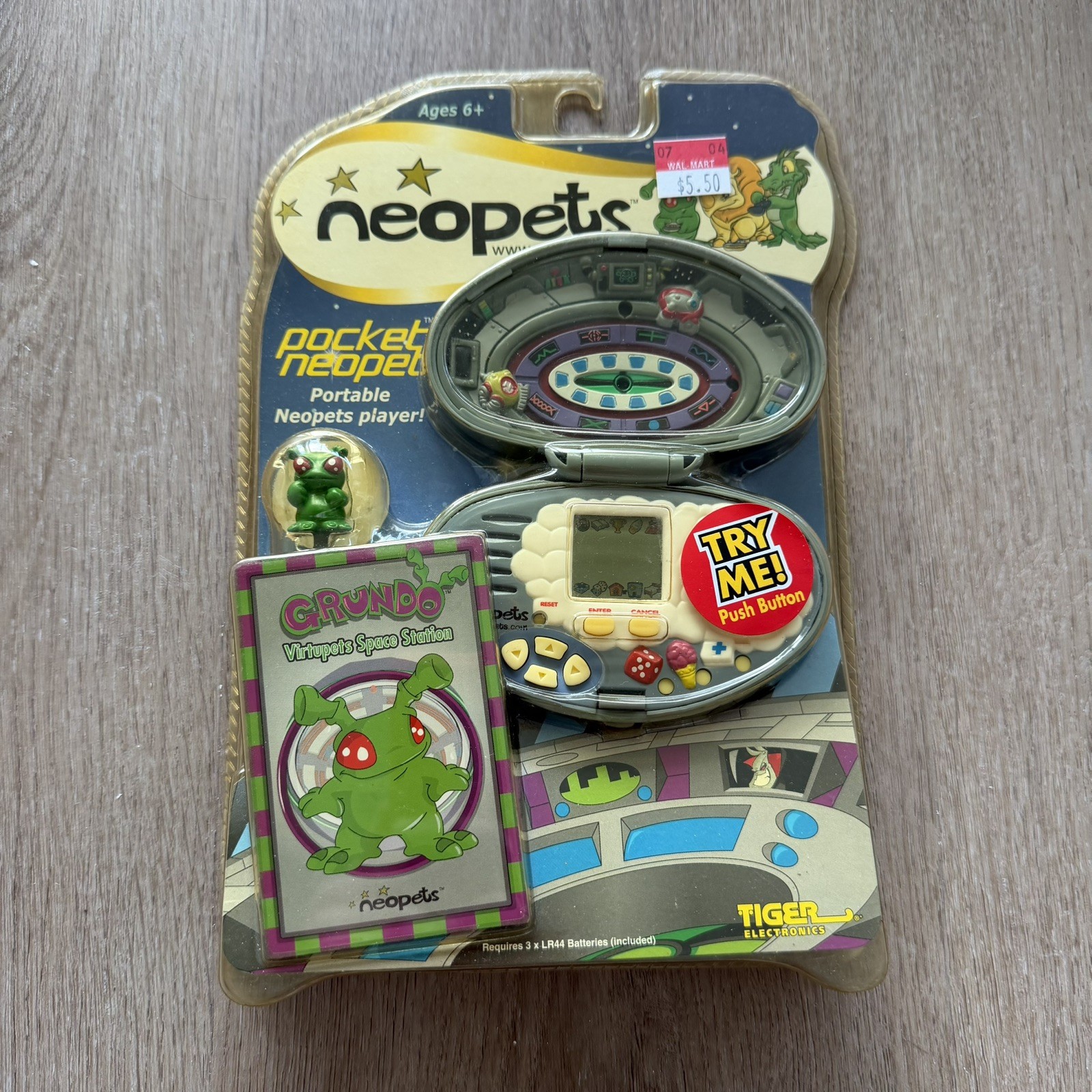 Neopets Tiger Electronics Pocket Grundo Game NEW HTF Sealed NOS RARE Green Neopets Tiger Electronics Pocket Grundo Game NEW HTF Sealed NOS RARE Green