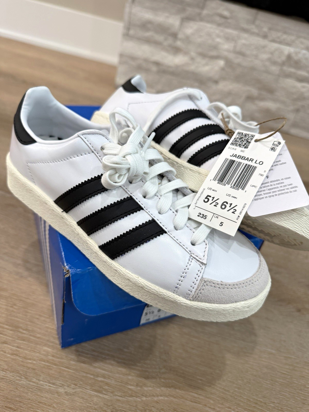 adidas Originals Jabbar Lo White/Black Leather Lace-Up Sneaker US 6.5 JP6501 adidas Originals Jabbar Lo White/Black Leather Lace-Up Sneaker US 6.5 JP6501
