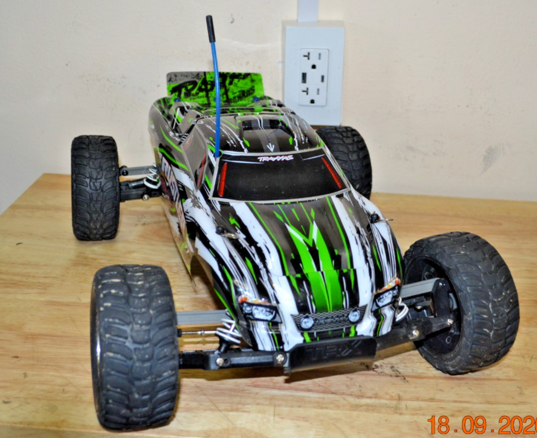 Traxxas Rustler - 2WD Stadium Truck - XL5 - Titan 12T  - TQ Radio - LiPo Battery