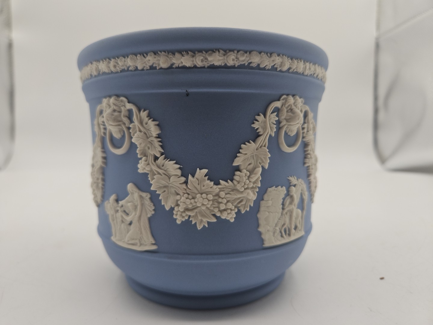 Vtg. Wedgwood Blue Jasperware Planter (4.25”h x 5”w) HTF Pattern Made In England