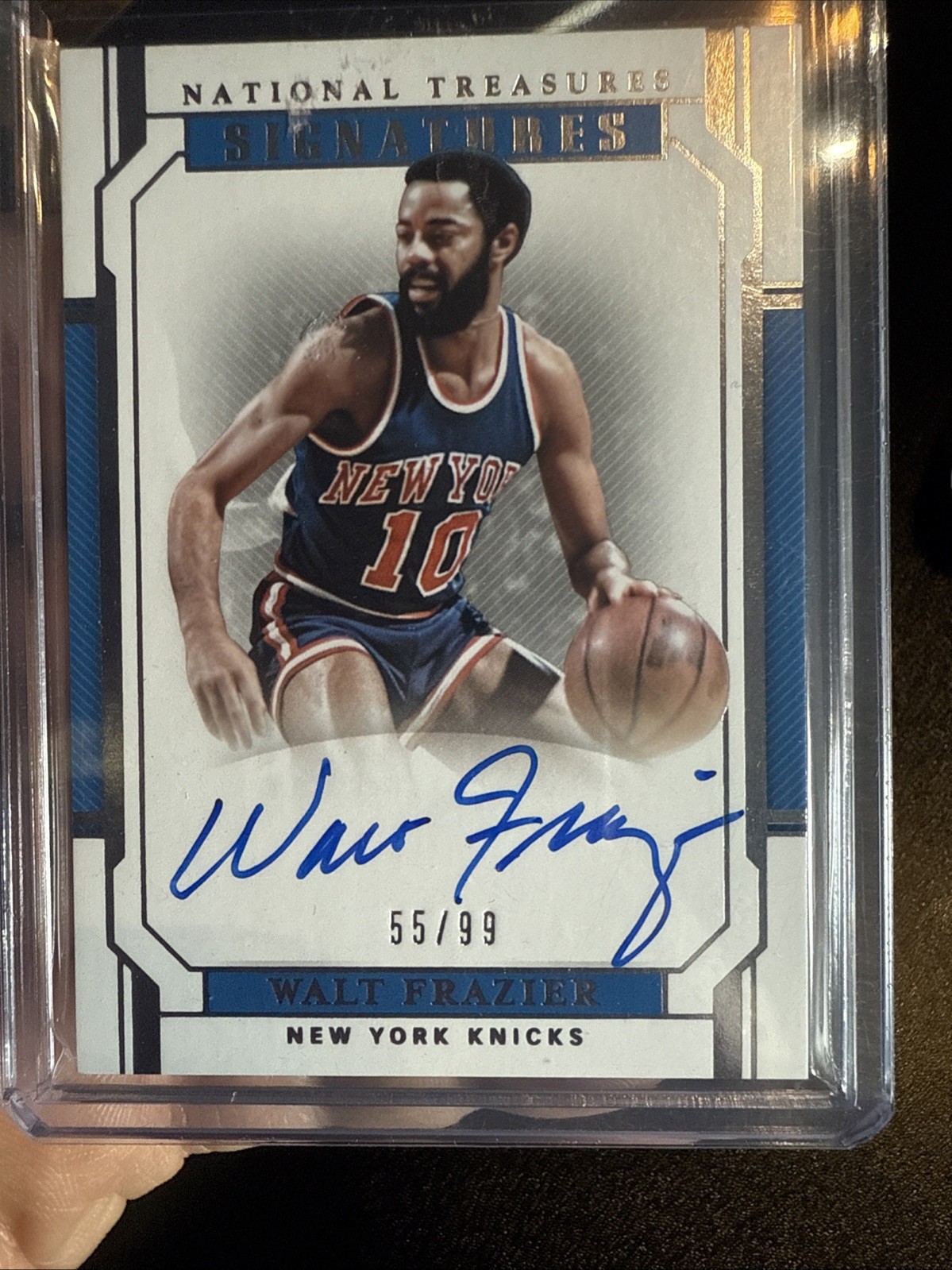 2018-19 Panini National Treasures - Signatures Walt Frazier #SG-WFZ /99 (AU) 2018-19 Panini National Treasures - Signatures Walt Frazier #SG-WFZ /99 (AU)
