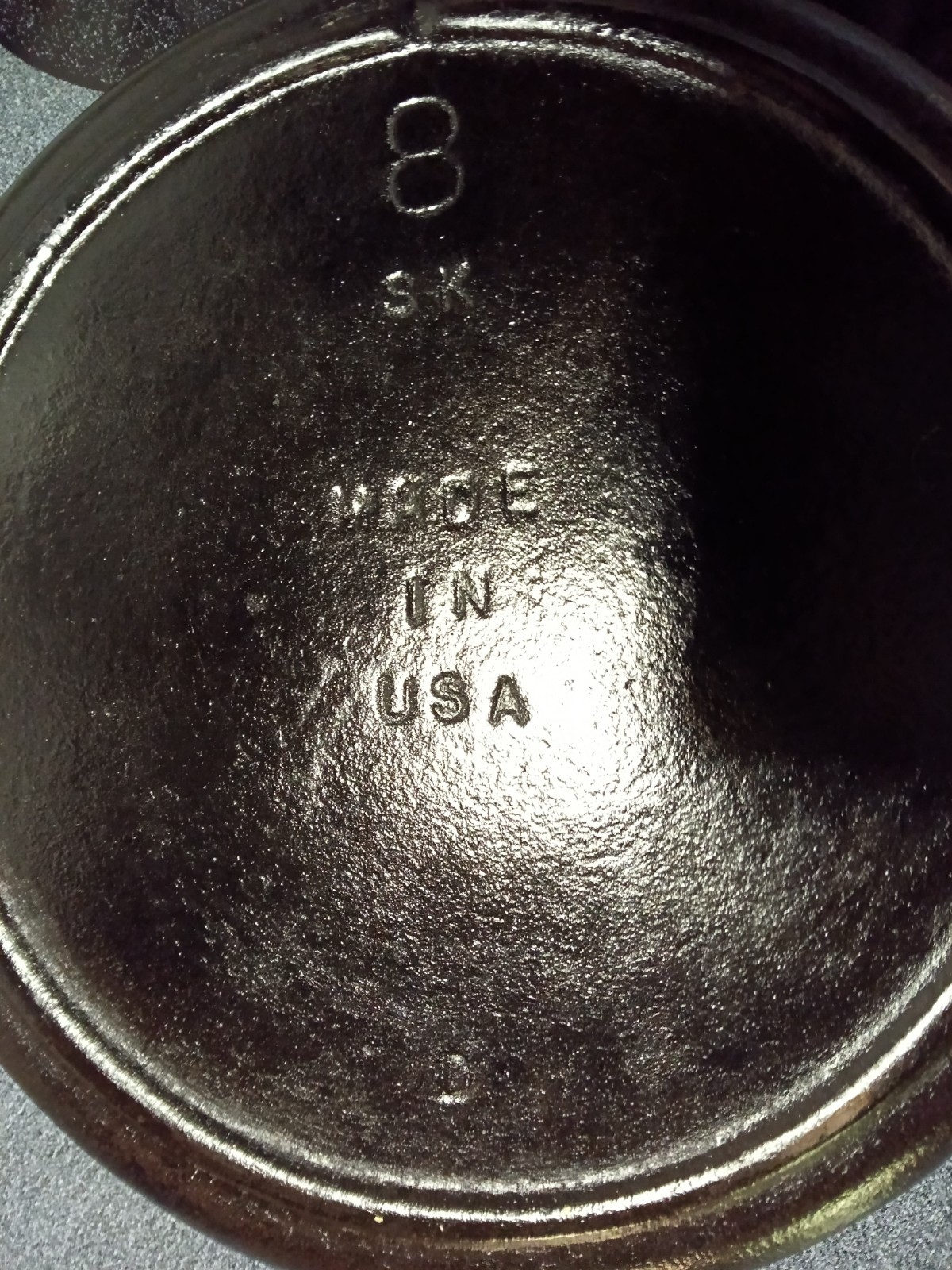 Lodge vintage 3 notch 8sk 10 1/4 cast iron skillet Lodge vintage 3 notch 8sk 10 1/4 cast iron skillet