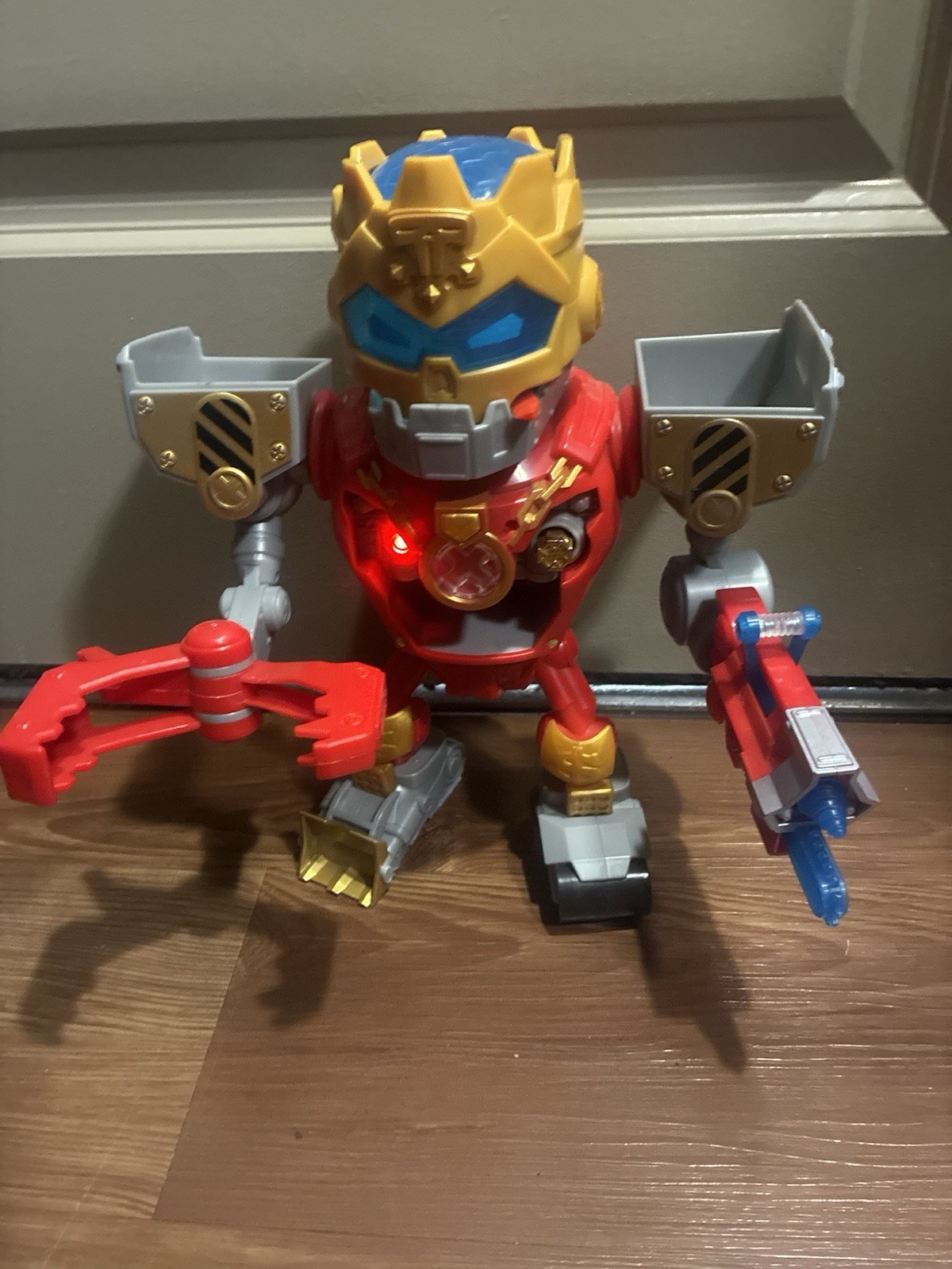 Treasure X Robots Gold Mega Treasure Bot Incomplete Treasure X Robots Gold Mega Treasure Bot Incomplete