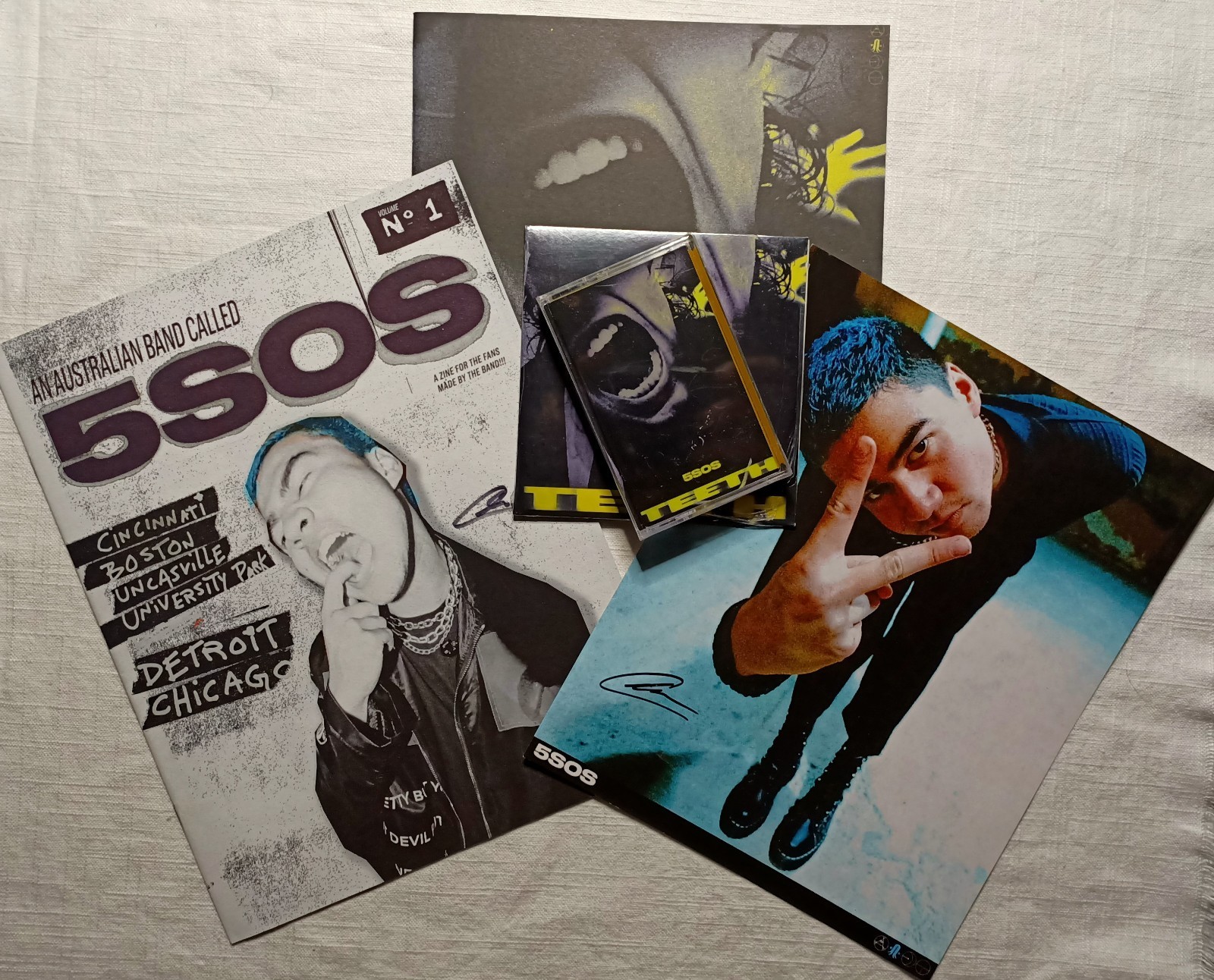 Autographed 5SOS 5 Seconds Of Summer Calum Hood Photo + CD  Teeth + Book + CD + 