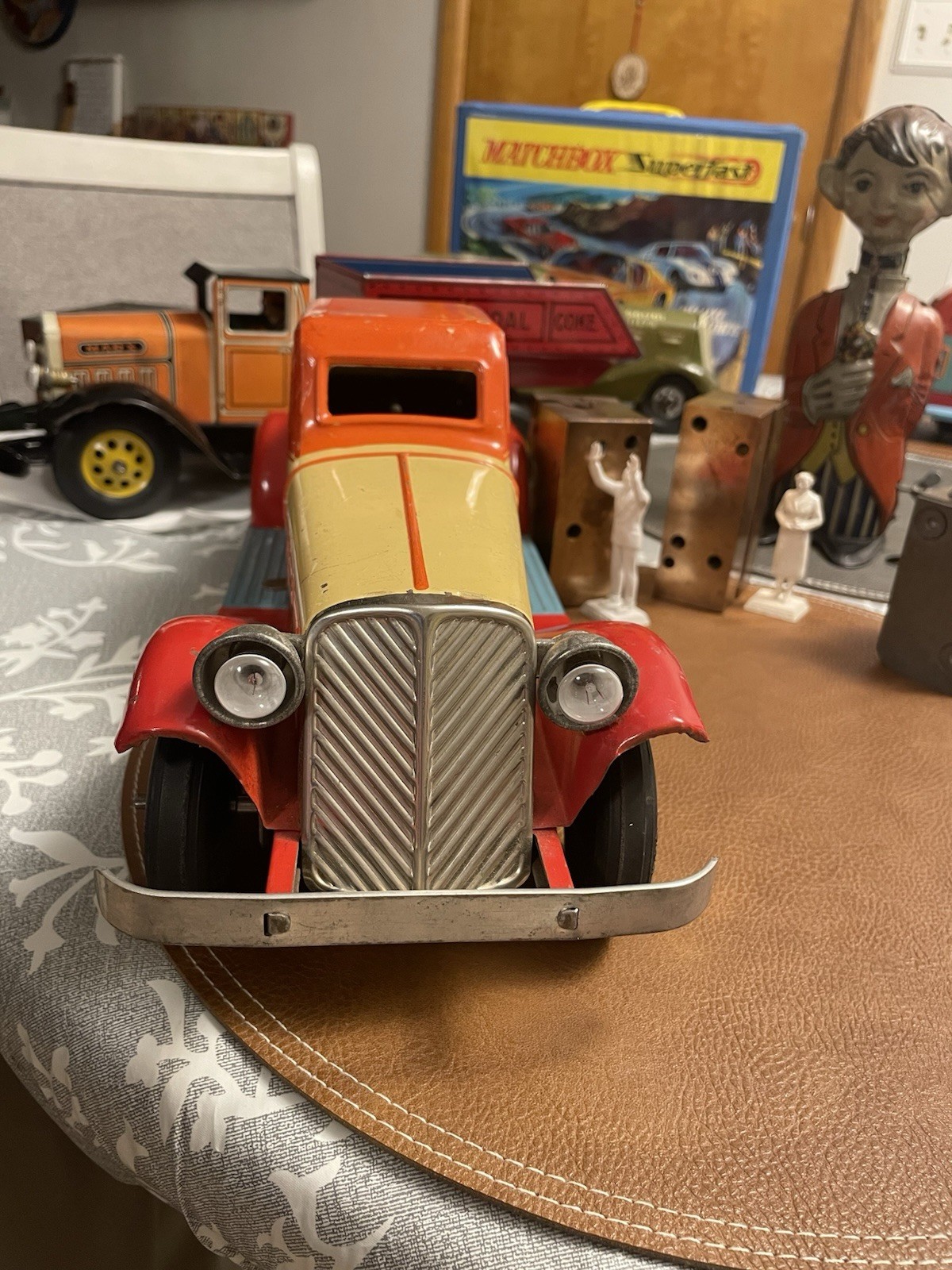 Louis Marx Vintage Pressed Steel Coupe Toy Car. Battery Operated. Works RARE 