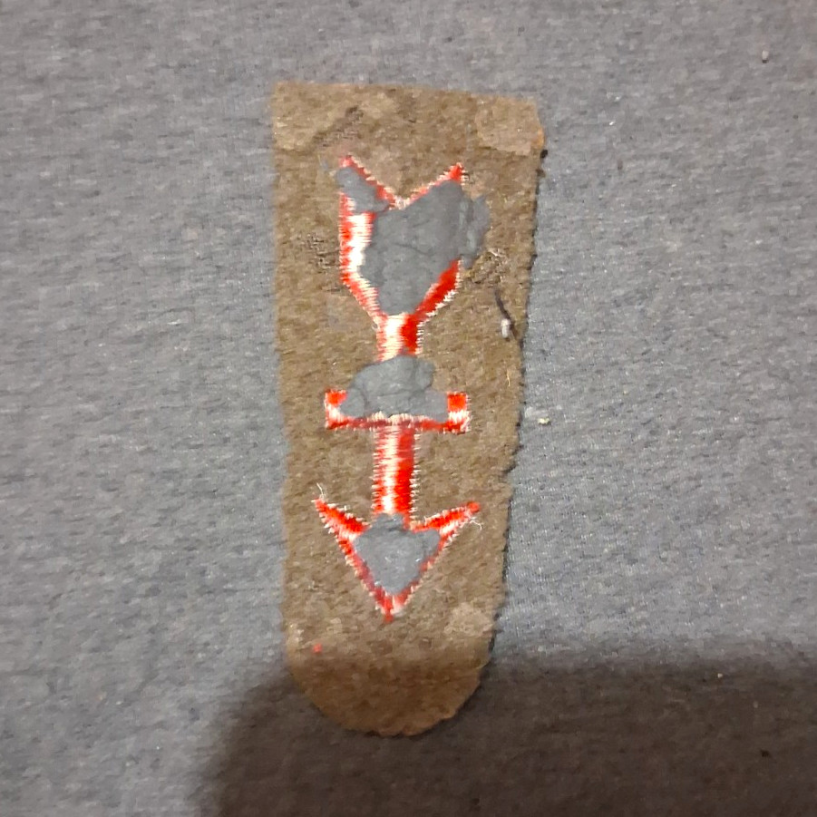 Vintage WWI Gray Felt Cloth Patch w/ Red Arrow & Cross Insignia Design Emblem Vintage WWI Gray Felt Cloth Patch w/ Red Arrow & Cross Insignia Design Emblem