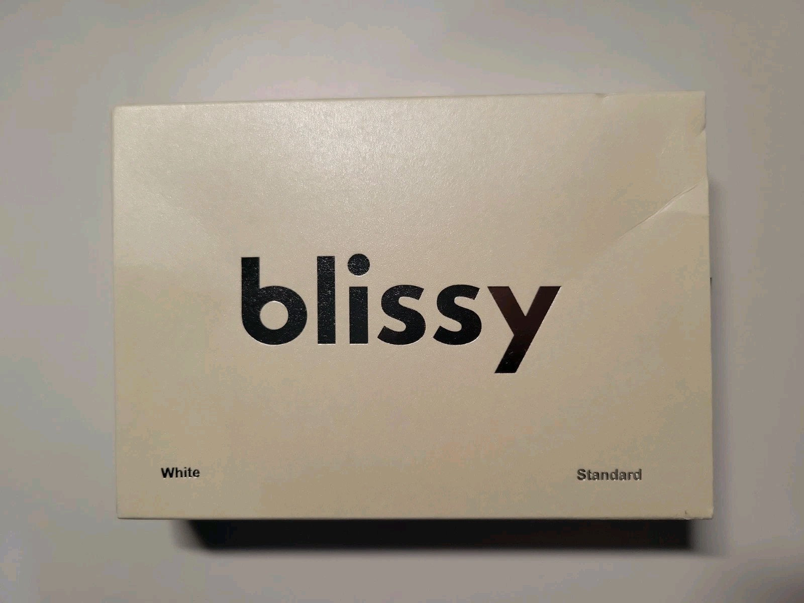 BLISSY MOMME 22 Standard WHITE MULBERRY SILK PILLOWCASES New In Box BLISSY MOMME 22 Standard WHITE MULBERRY SILK PILLOWCASES New In Box