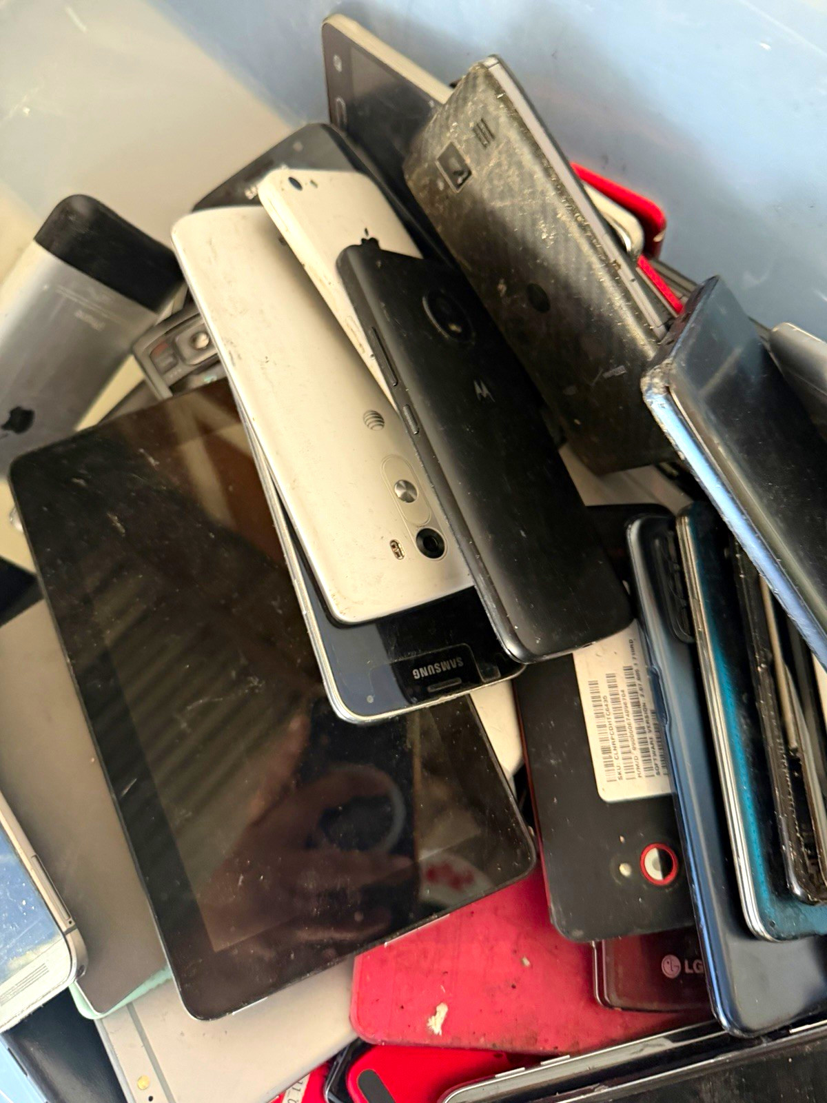 10lbs lot Smartphones & Tablets Apple iPhone Samsung LG Motorola Untested/Parts 10lbs lot Smartphones & Tablets Apple iPhone Samsung LG Motorola Untested/Parts