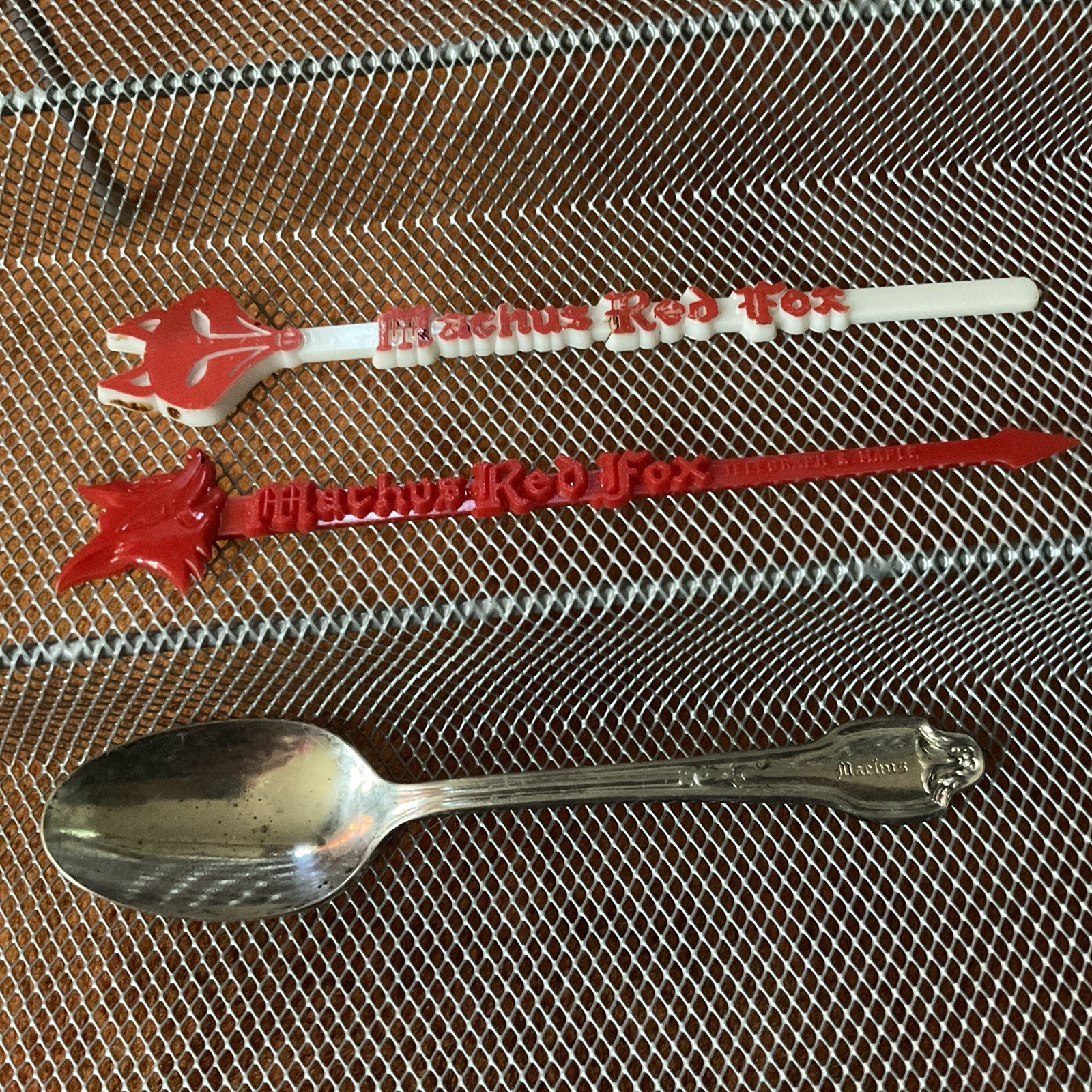 MACHUS RED FOX (2) - Logo Tea Spoon & Swizzle Sticks Lot JIMMY HOFFA Detroit MACHUS RED FOX (2) - Logo Tea Spoon & Swizzle Sticks Lot JIMMY HOFFA Detroit