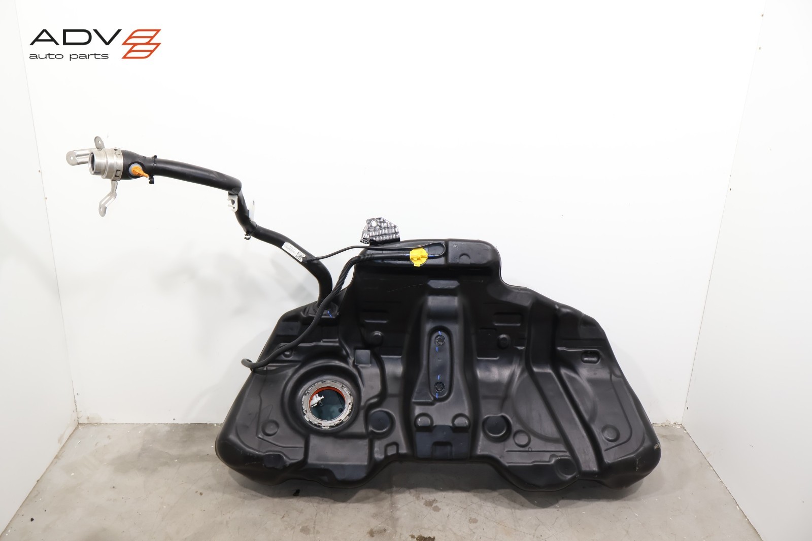 2017 - 2023 PORSCHE PANAMERA 2.9L FUEL GAS TANK RESERVOIR W/ FILLER NECK OEM