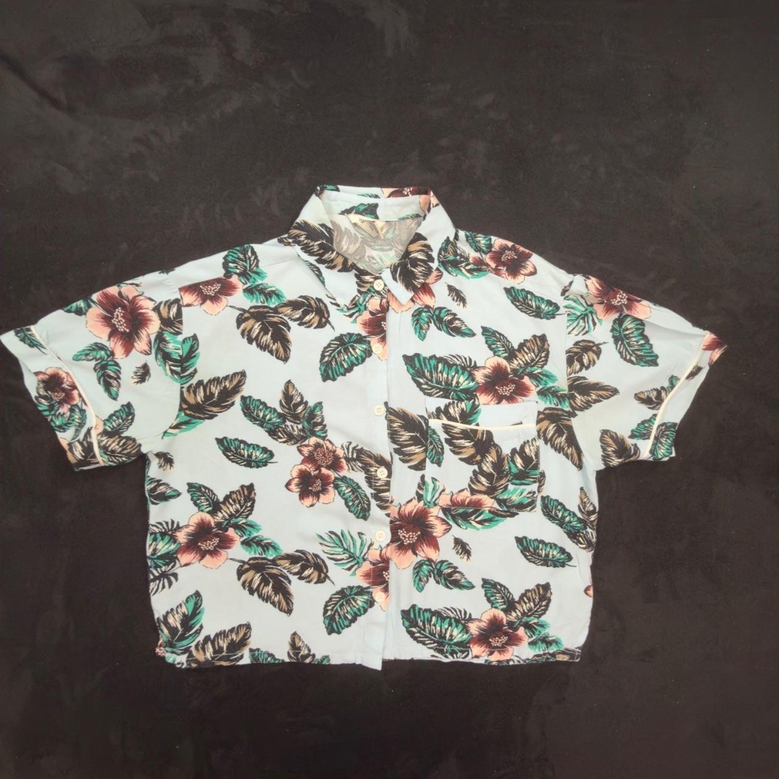 Forever 21 Womens M Tropical Palm Leaf Cropped Button Down Shirt Short Slv