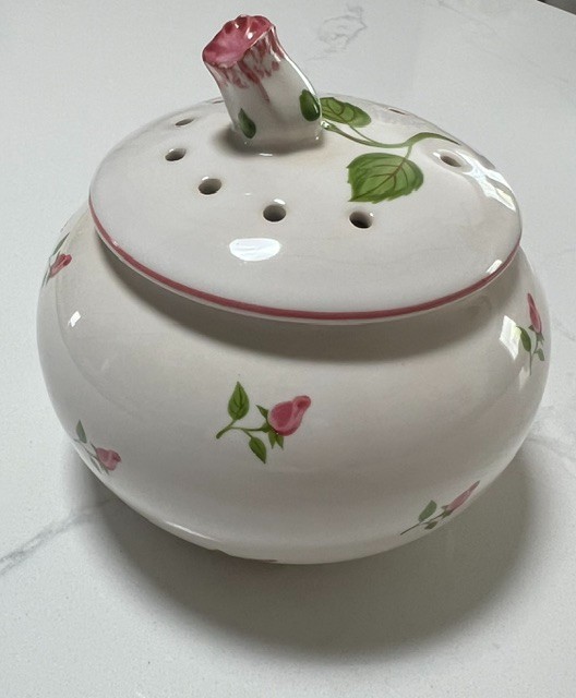 Vintage Teleflora Potpourri pot with lid Pink Roses Cottage Made in Portugal NEW