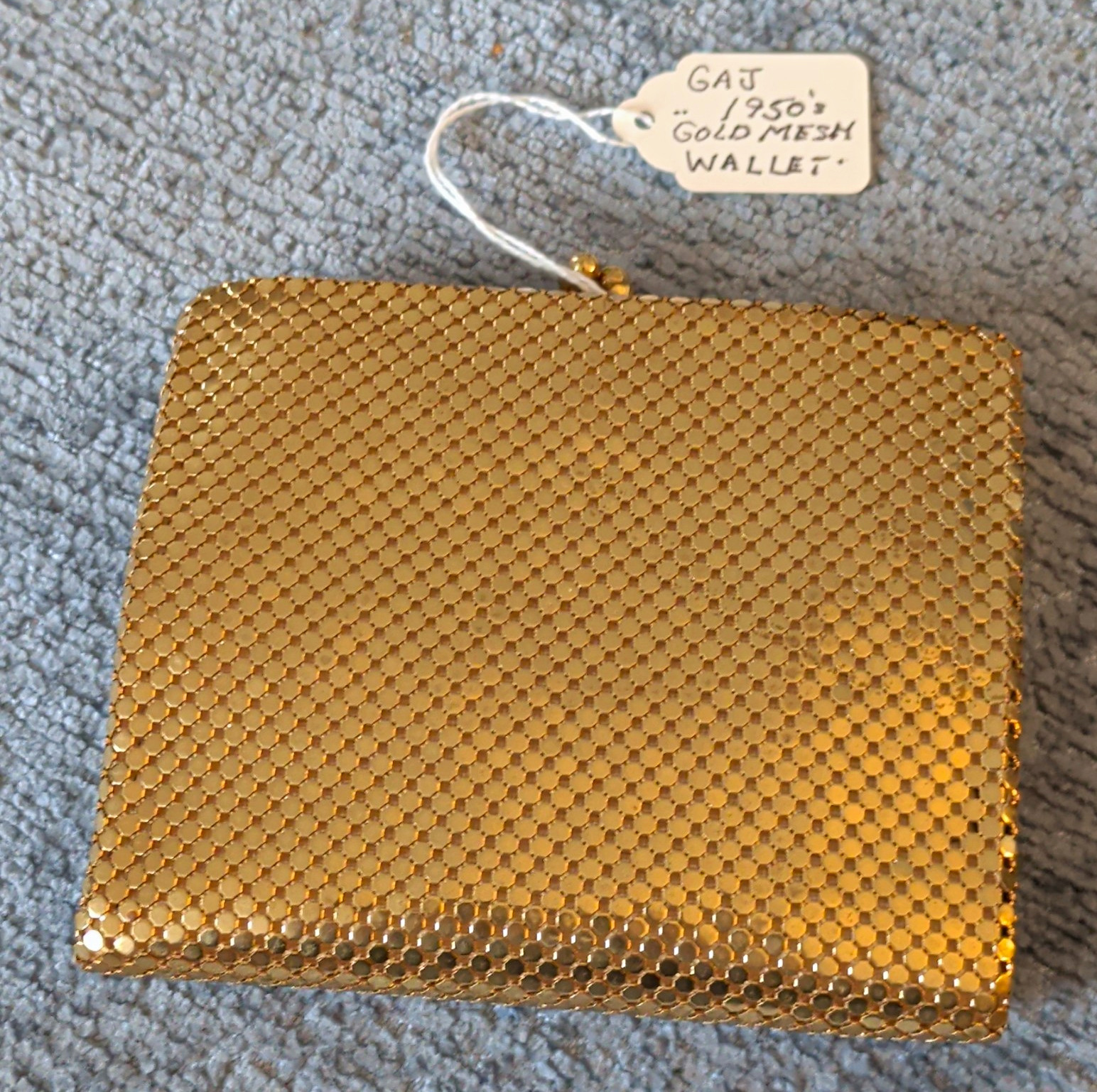 1950s Gold Mesh Kisslock Coin Purse Wallet, Black Lined, Women\'s Formal 1950s Gold Mesh Kisslock Coin Purse Wallet, Black Lined, Women\'s Formal