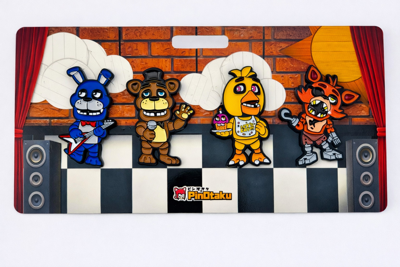 4x FNAF FIVE NIGHTS AT FREDDY'S FREDDY CHCIA BONNIE FOXY ENAMEL PIN SET IN HAND