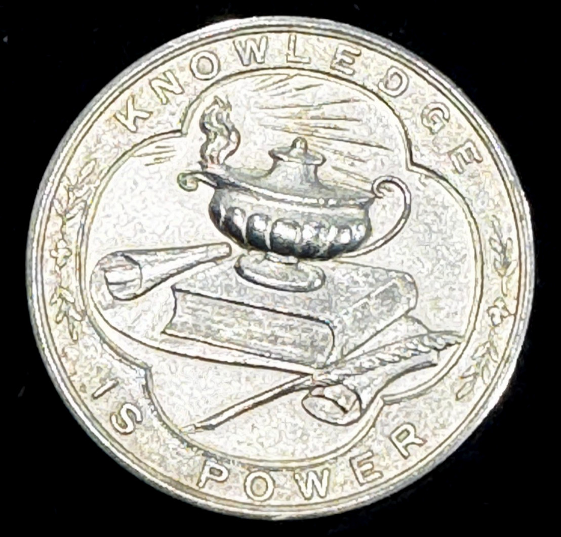 KNOWLEDGE IS POWER STERLING SILVER SCHOOL MERIT MEDAL W/CASE ENGLISH 1921 24 GR