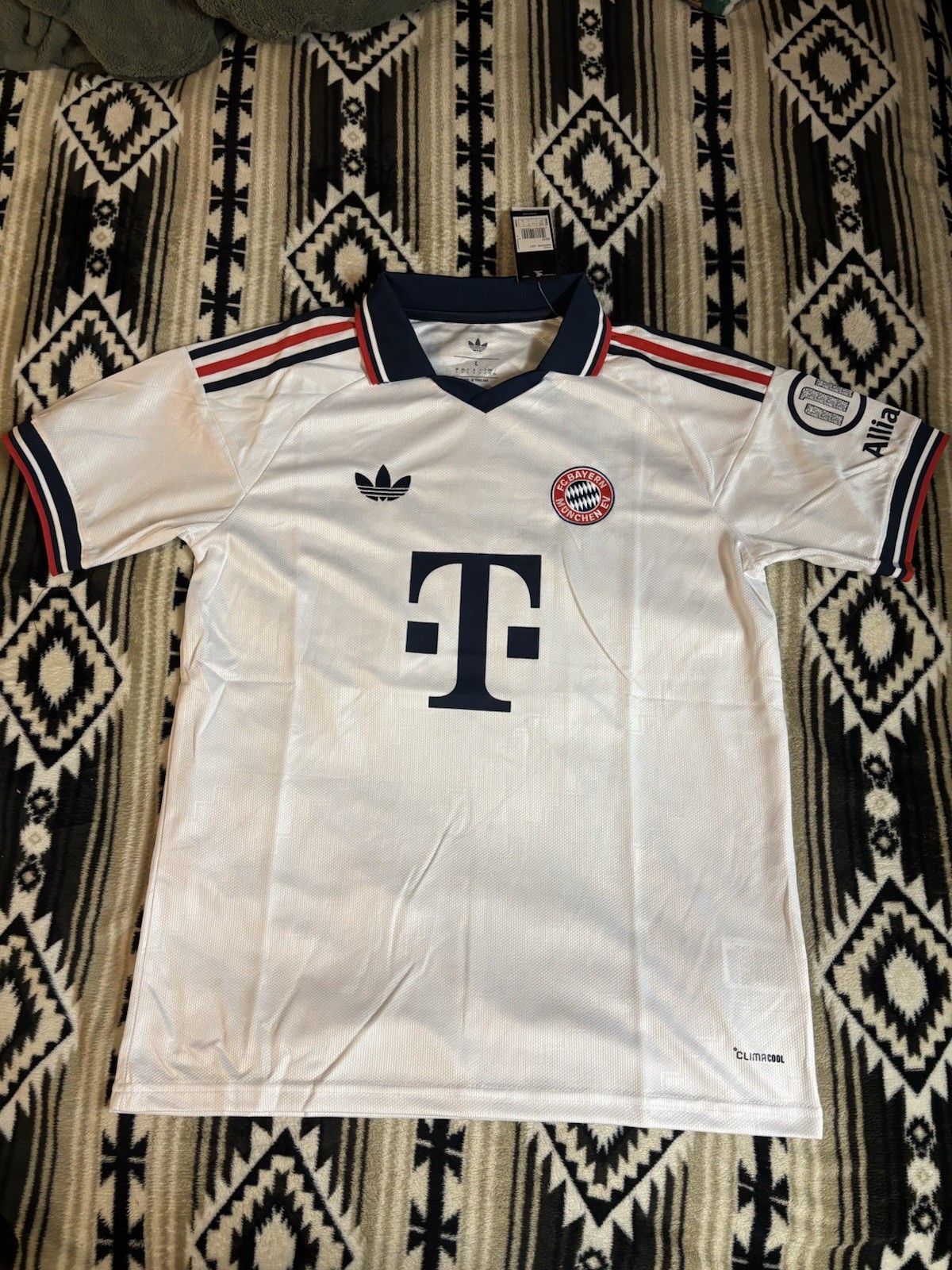 adidas FC Bayern Munich Soccer Jersey Shirt Size L White/Navy/Red adidas FC Bayern Munich Soccer Jersey Shirt Size L White/Navy/Red