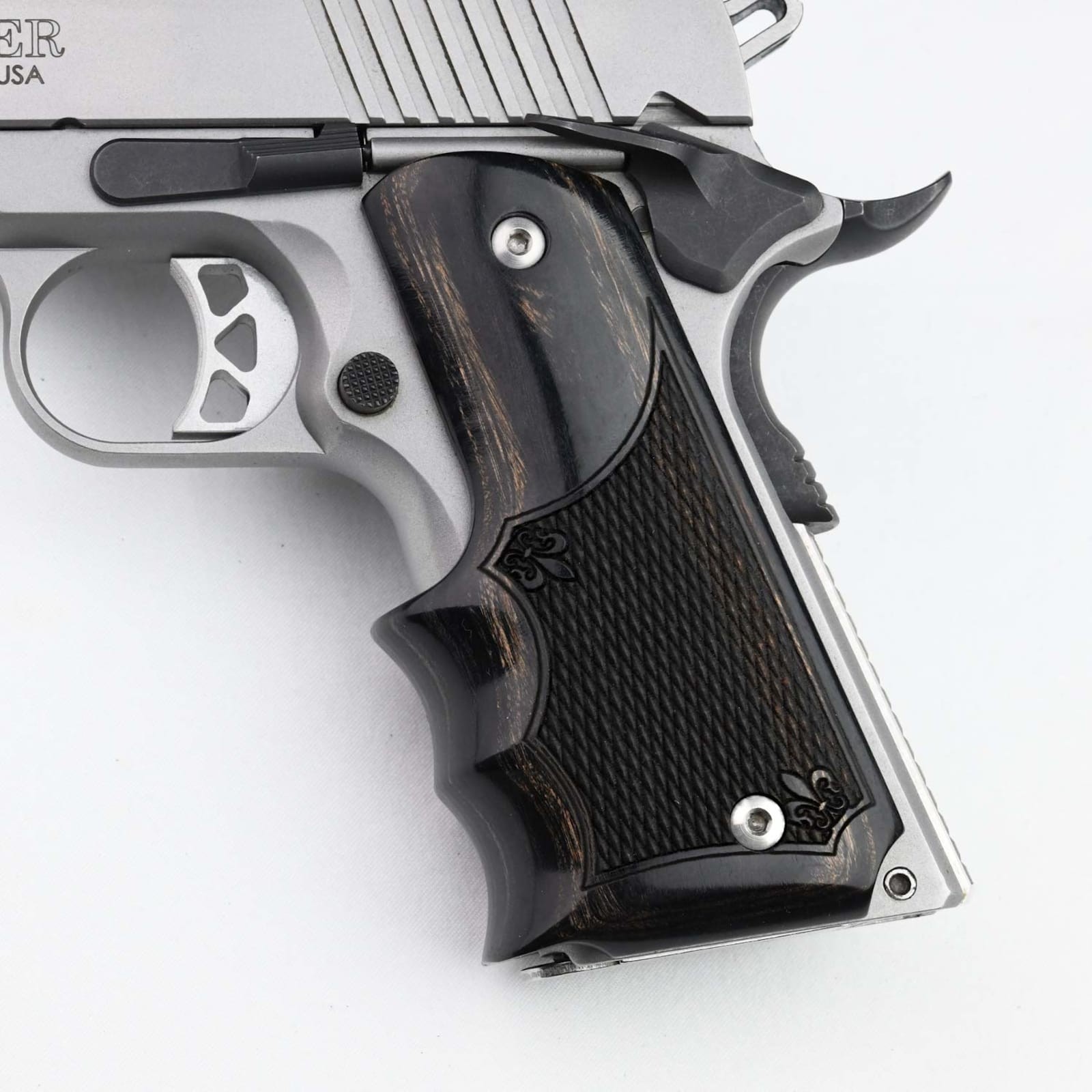 Altamont Full Size 1911 Wood Fingergroove Grips Ambi Safety Silverblack Altamont Full Size 1911 Wood Fingergroove Grips Ambi Safety Silverblack