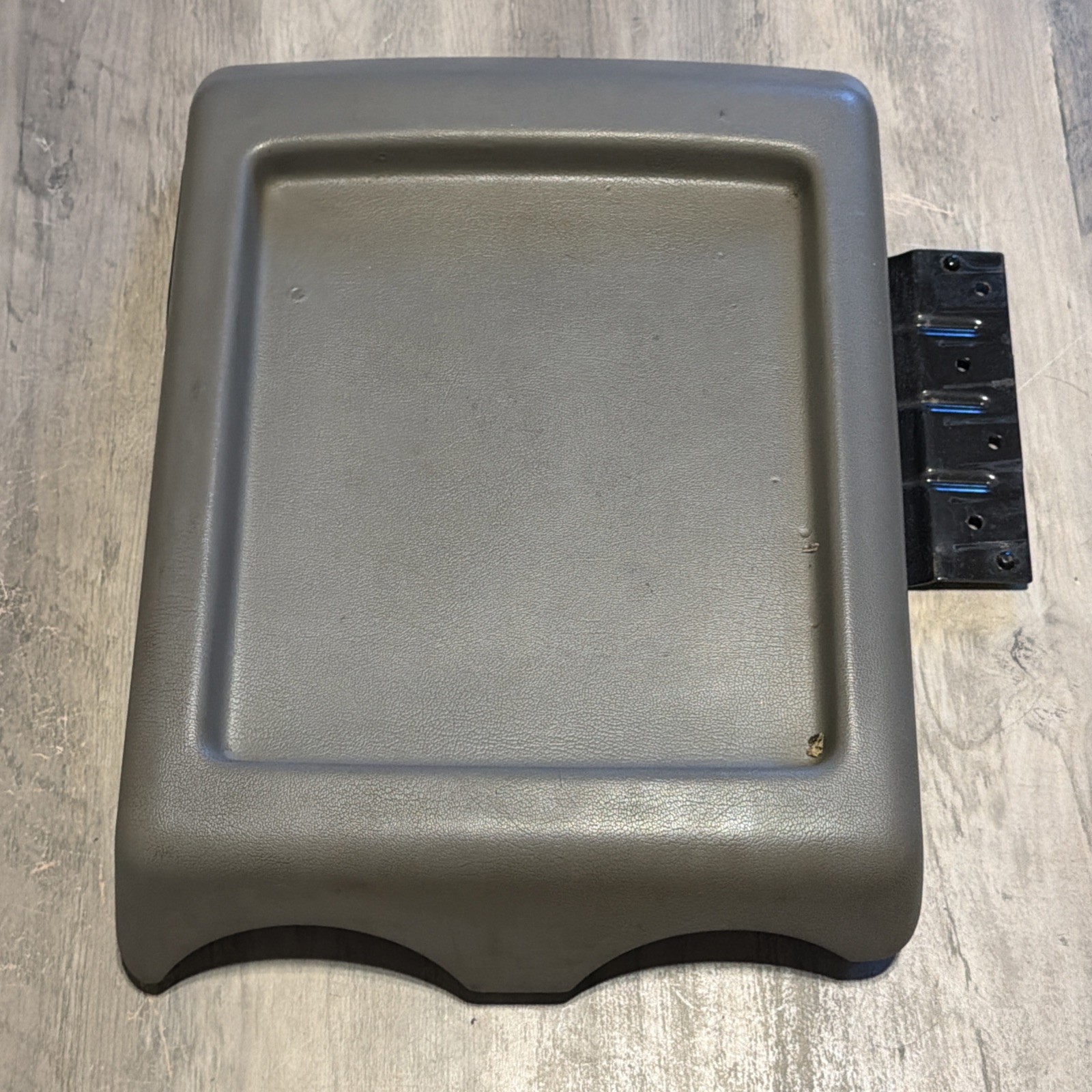 2003-2007 Hummer H2 Floor Center Console Armrest Arm Rest Lid OEM Factory 04 2003-2007 Hummer H2 Floor Center Console Armrest Arm Rest Lid OEM Factory 04