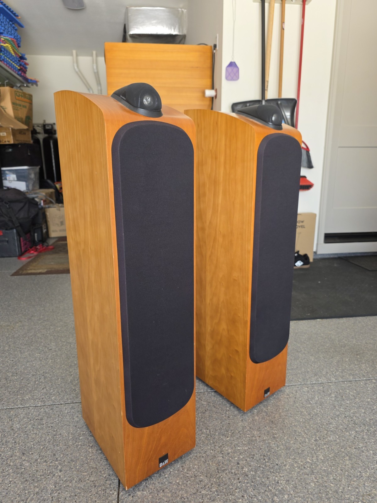 B&W BOWERS AND WILKINS 703 FLOORSTANDING SPEAKERS WORK GREAT NICE SHAPE 