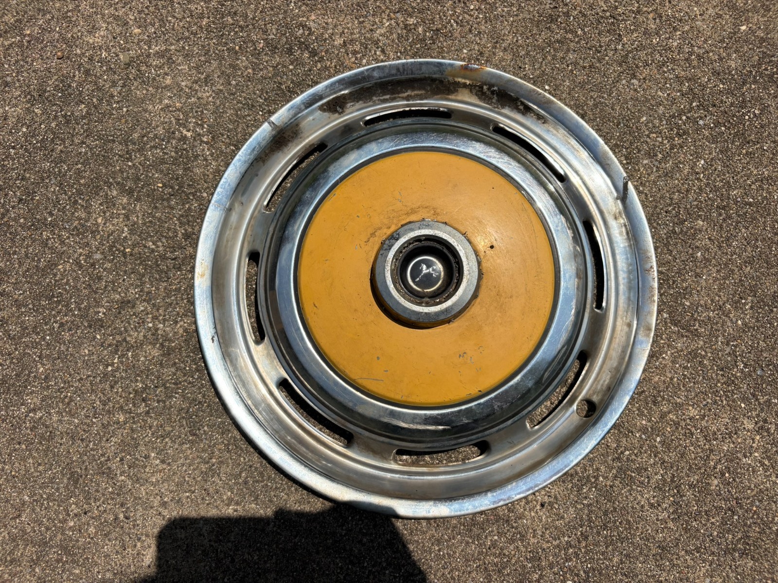 (1) Vintage 1971-1978 Ford Pinto, Bobcat Hubcap, Wheel Cover, Orange 13-Inch OEM