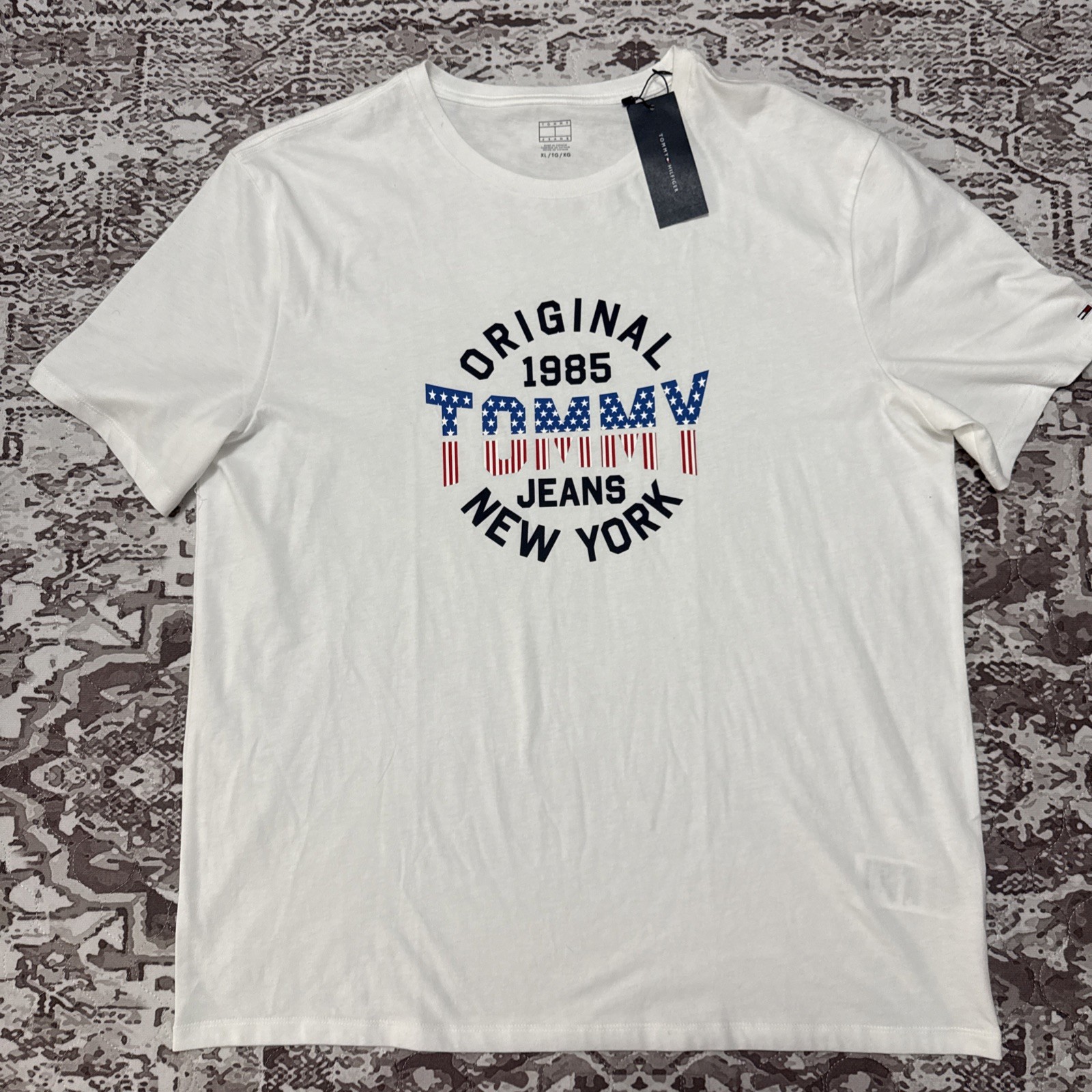 NWT Tommy Jeans White Original 1985 New York Graphic Tee Crew Neck Men\'s XL NWT Tommy Jeans White Original 1985 New York Graphic Tee Crew Neck Men\'s XL