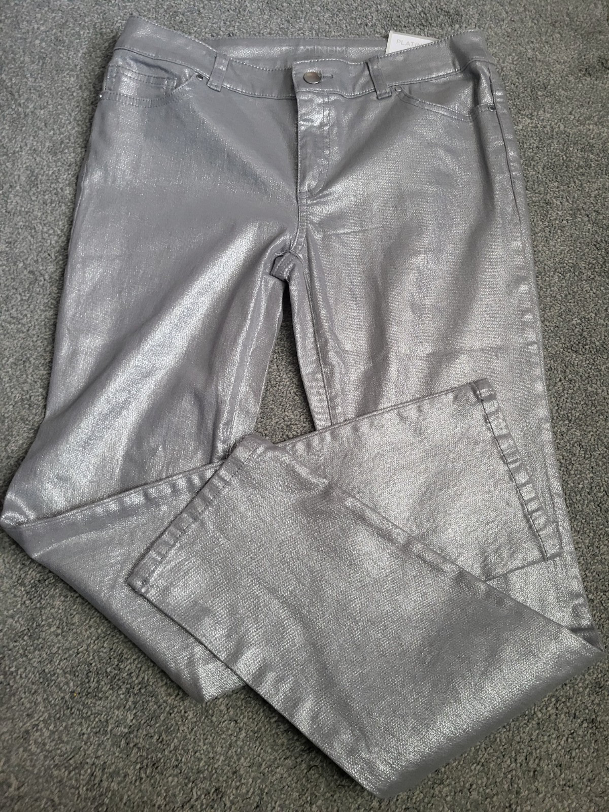 Women\'s Chico\'s Platinum Shiny Silver Straight Leg Stretch Jeans Size 0 R (32w)