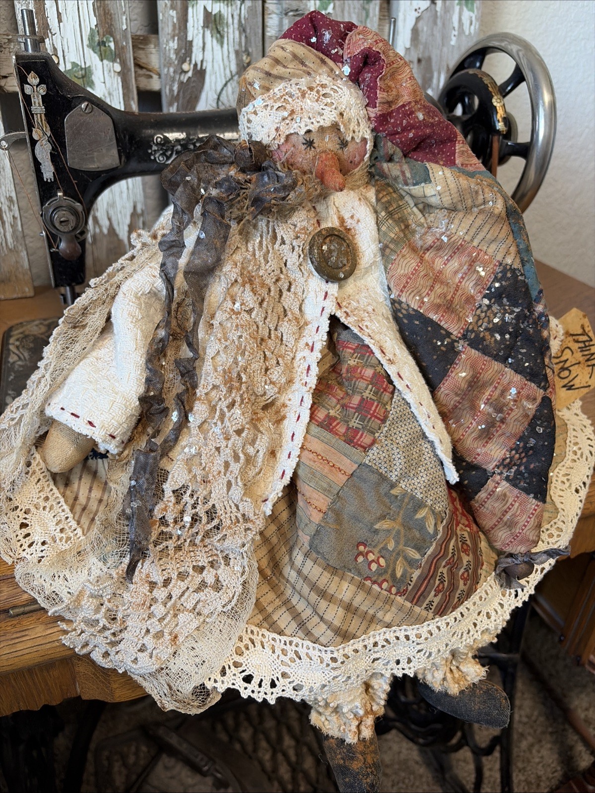 PRIMITIVE FALL SNOWMAN DOLL, ANTIQUE QUILT, OLD COVERLET, FOLK ART SNOWMAN DOLL PRIMITIVE FALL SNOWMAN DOLL, ANTIQUE QUILT, OLD COVERLET, FOLK ART SNOWMAN DOLL