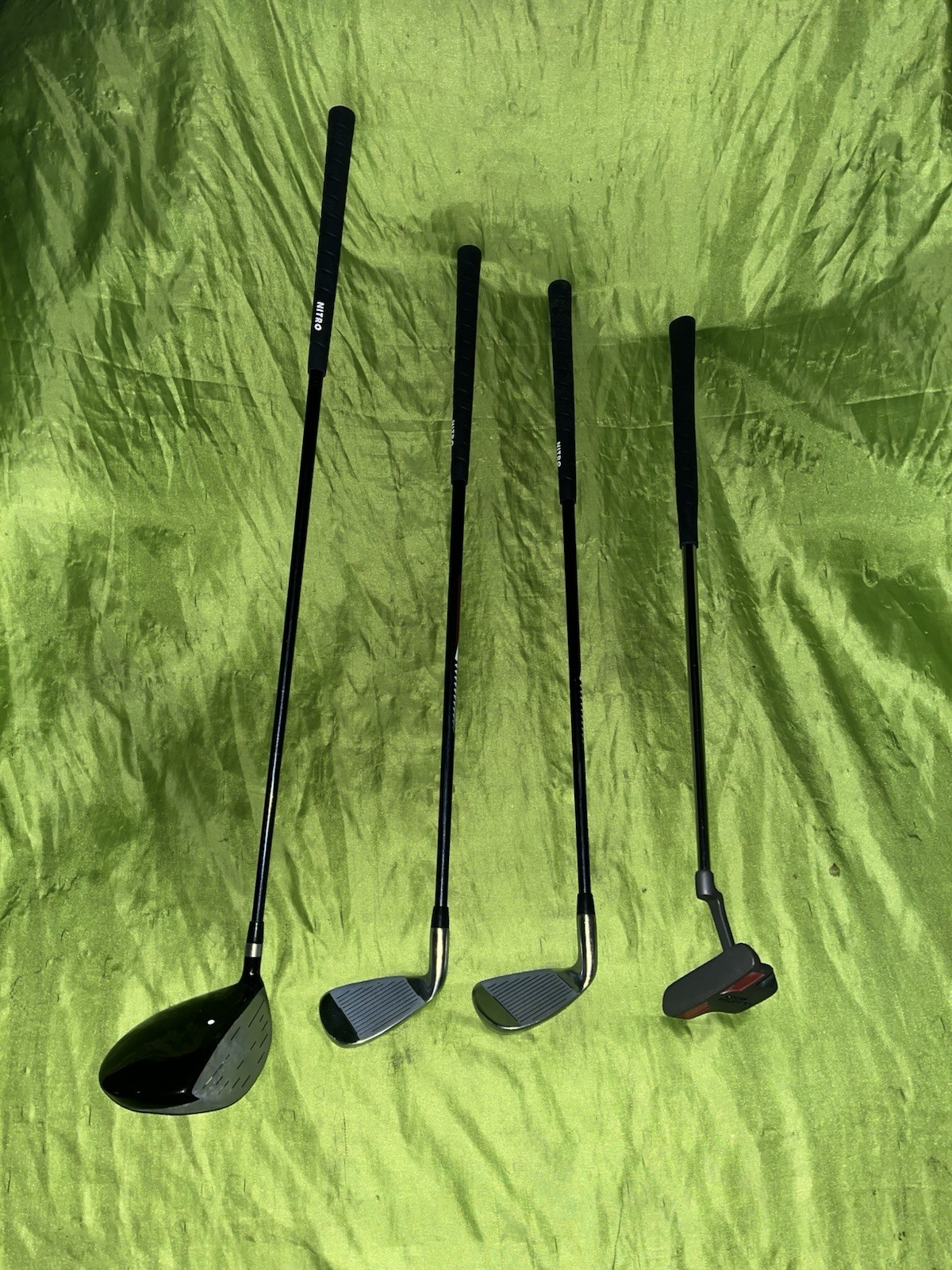 Nitro Blaster Jr Golf Club Set Driver 7I 9I Putter RH Graphite Shafts Red Black