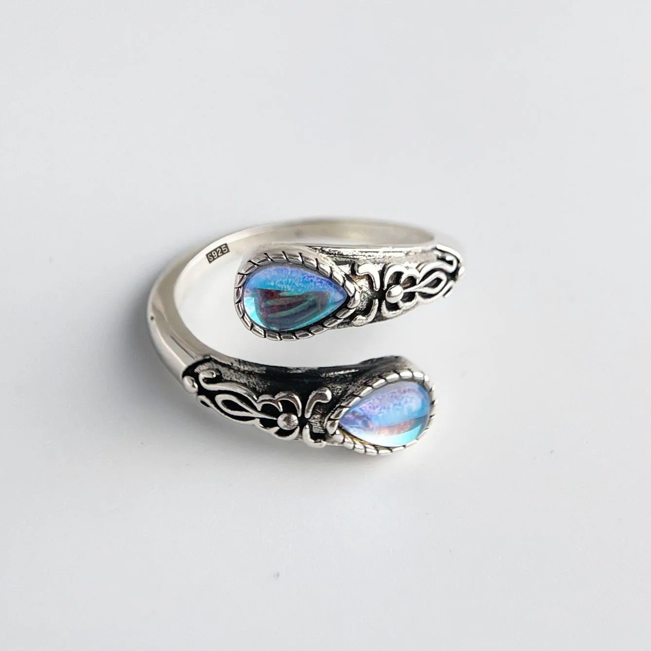 Women’s Blue Stone Geometric Adjustable Ring Vintage Fashion Jewelry Gift Women’s Blue Stone Geometric Adjustable Ring Vintage Fashion Jewelry Gift