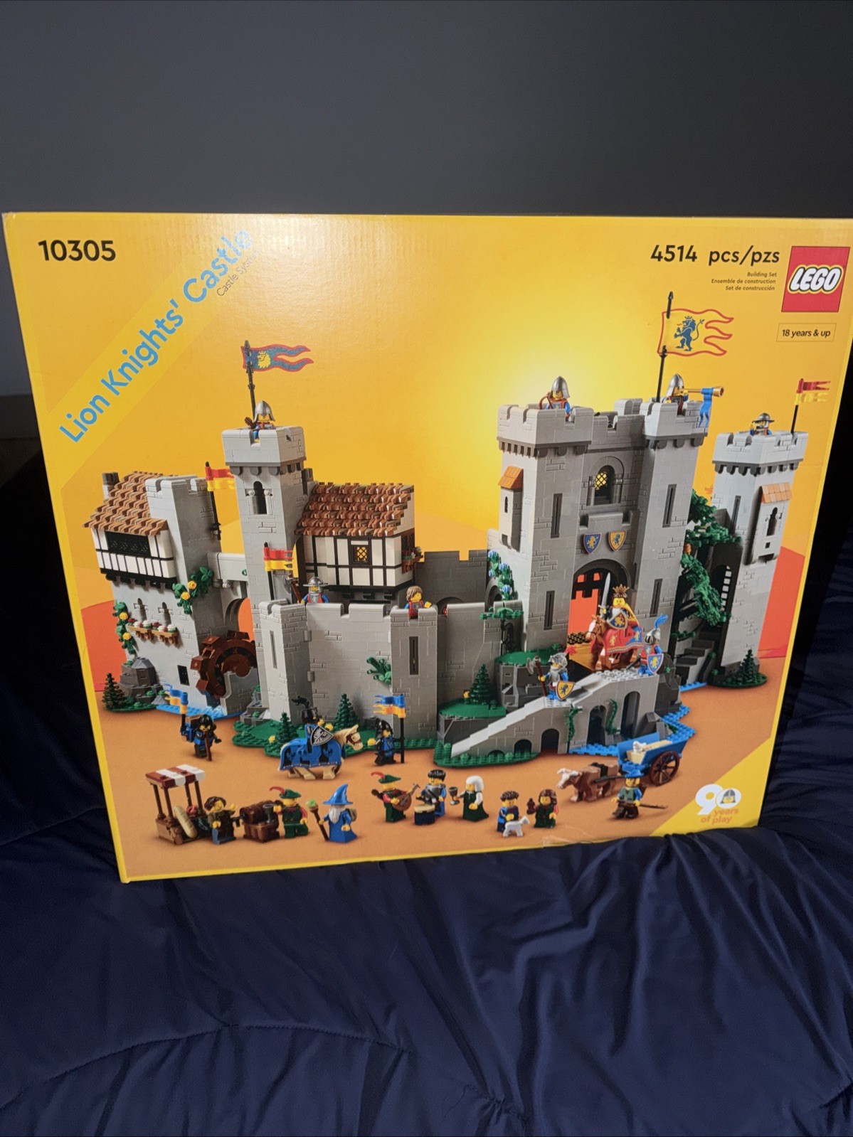 LEGO Icons: Lion Knights\' Castle (10305) LEGO Icons: Lion Knights\' Castle (10305)