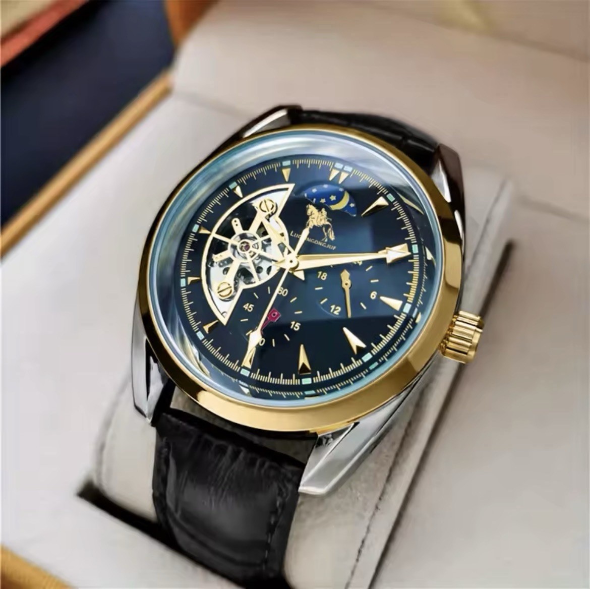 Men Silver Steel Mesh Gorgeous Silver Surface Carved Hollow Automatic Mechanical