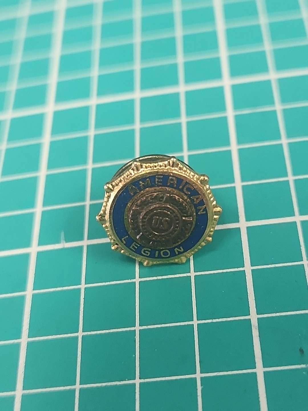 Vtg American Legion Logo Gold Tone Lapel Pin Vtg American Legion Logo Gold Tone Lapel Pin