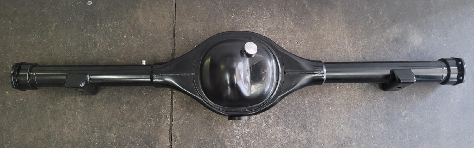 9 Inch Ford Rear Axle Housing Rearend - 1973 to 1987 Chevy C10 - GMC Sierra - 9\ 9 Inch Ford Rear Axle Housing Rearend - 1973 to 1987 Chevy C10 - GMC Sierra - 9\