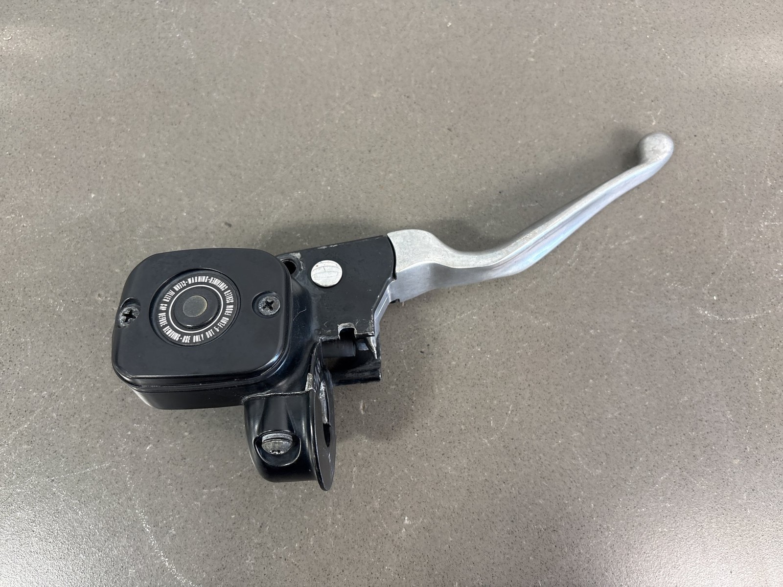 00-05 Harley Heritage Softail FLSTC FLSTCI Front Brake Master Cylinder 45019-96D