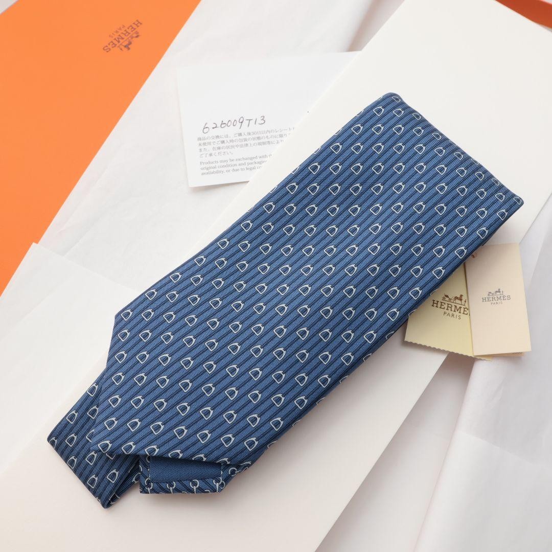 HERMÈS Blue Tie Silk Men Chain Logo France Box 600362