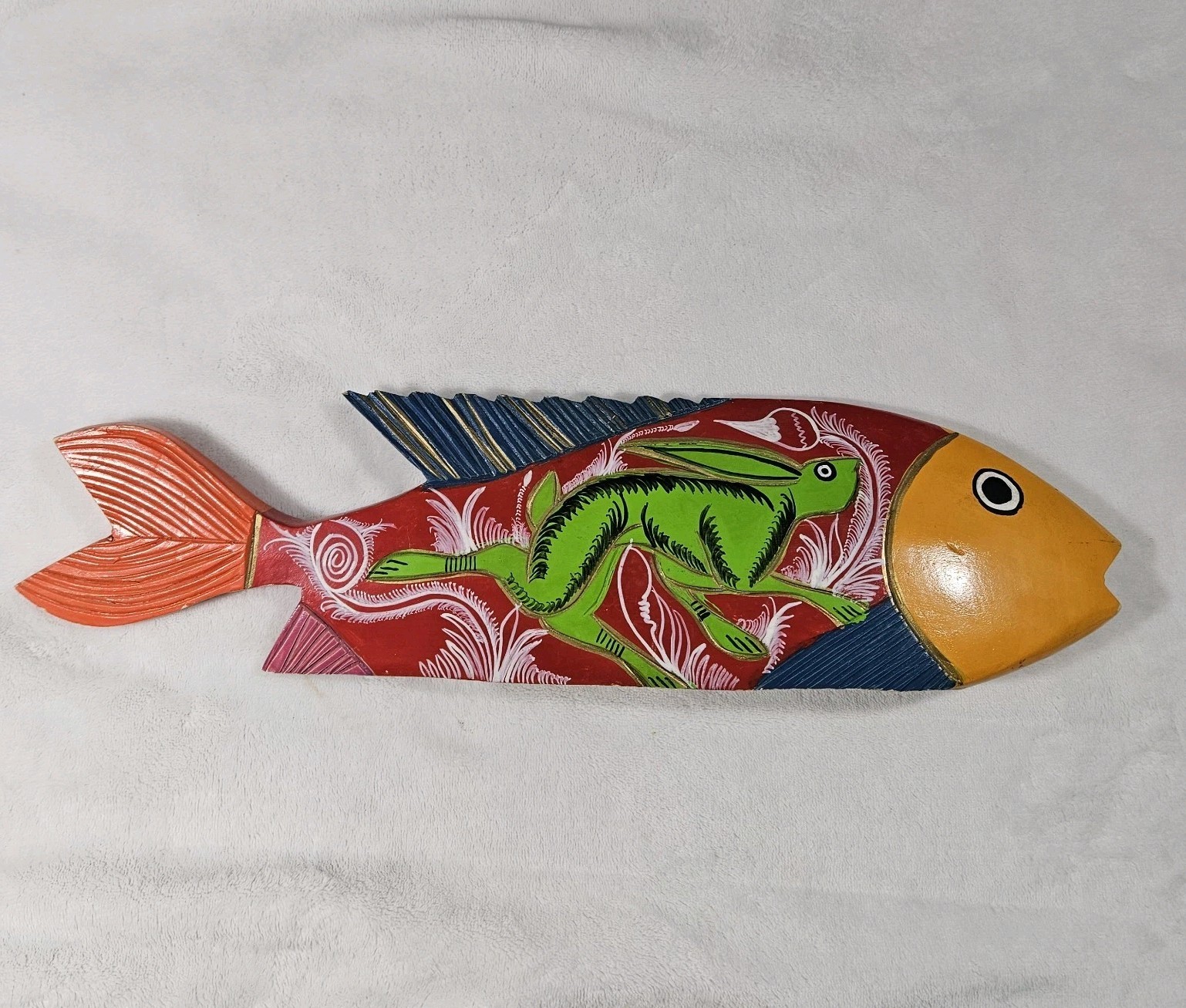 Vintage Mexican Folk Art Wood Carved Fish 16\