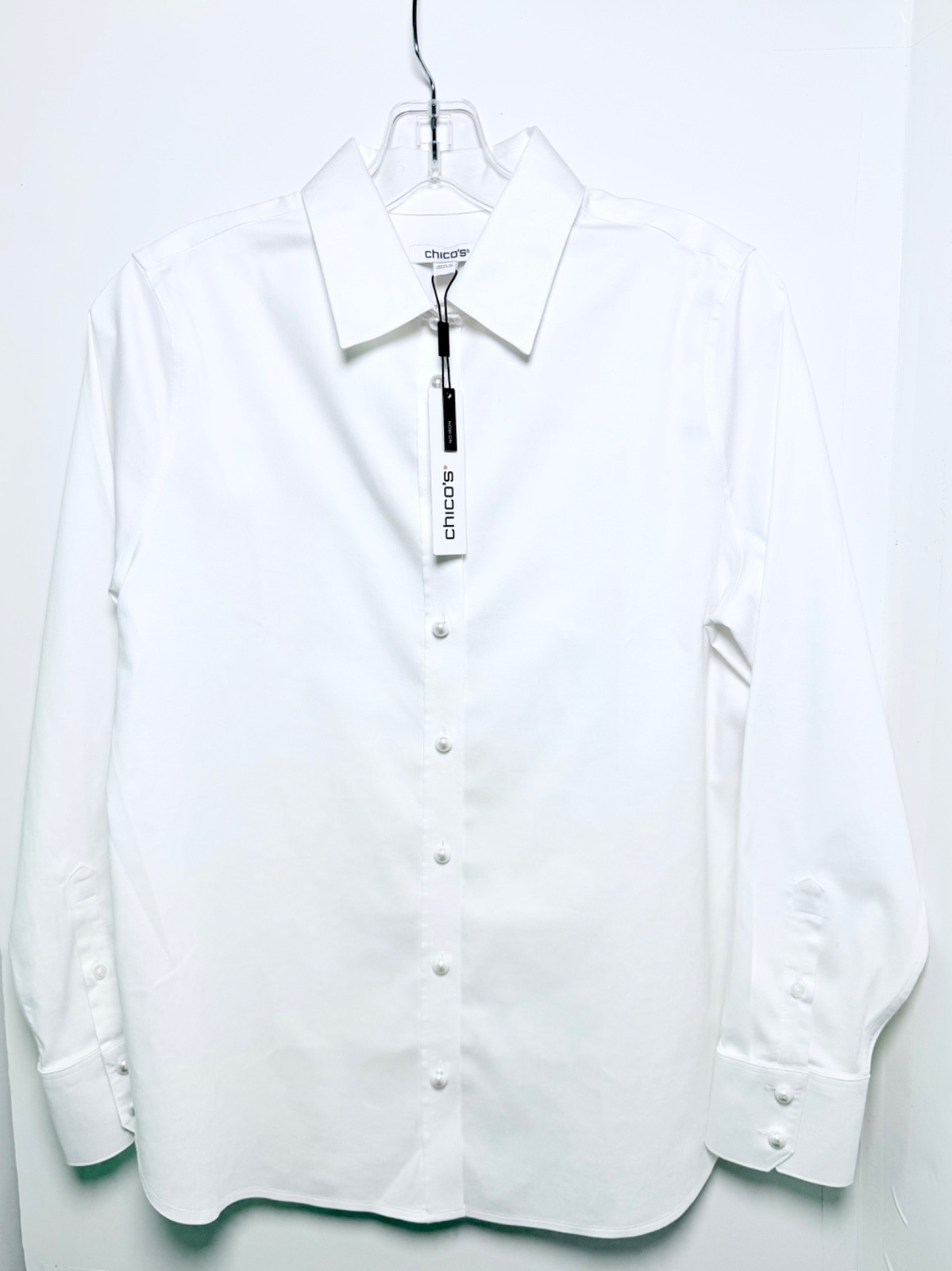CHICOS NO IRON STRETCH PEARL BUTTONS CLASSIC COLLAR OPTIC WHITE