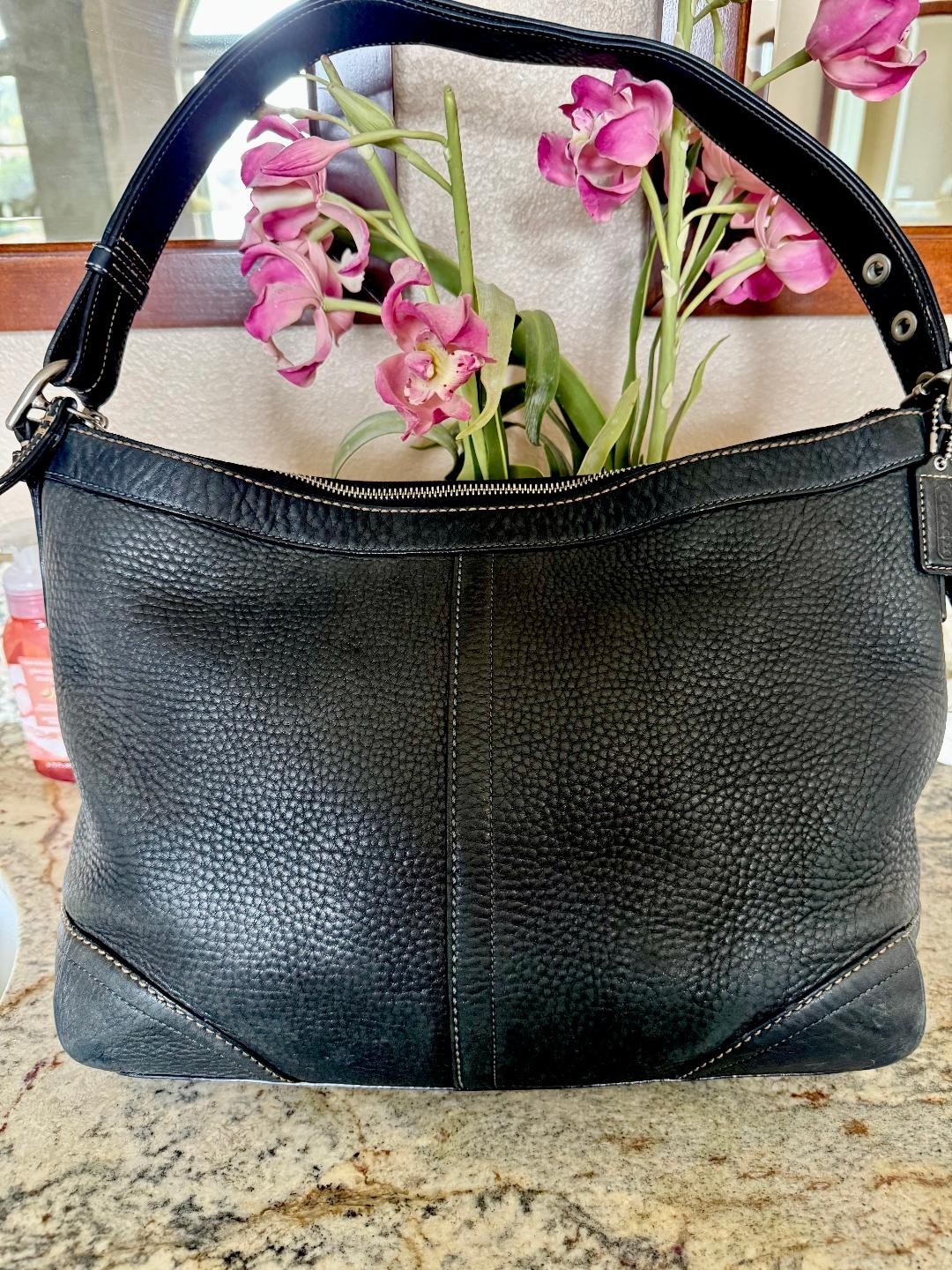 Coach Black Leather Bag Vintage # C0882-F Coach Black Leather Bag Vintage # C0882-F