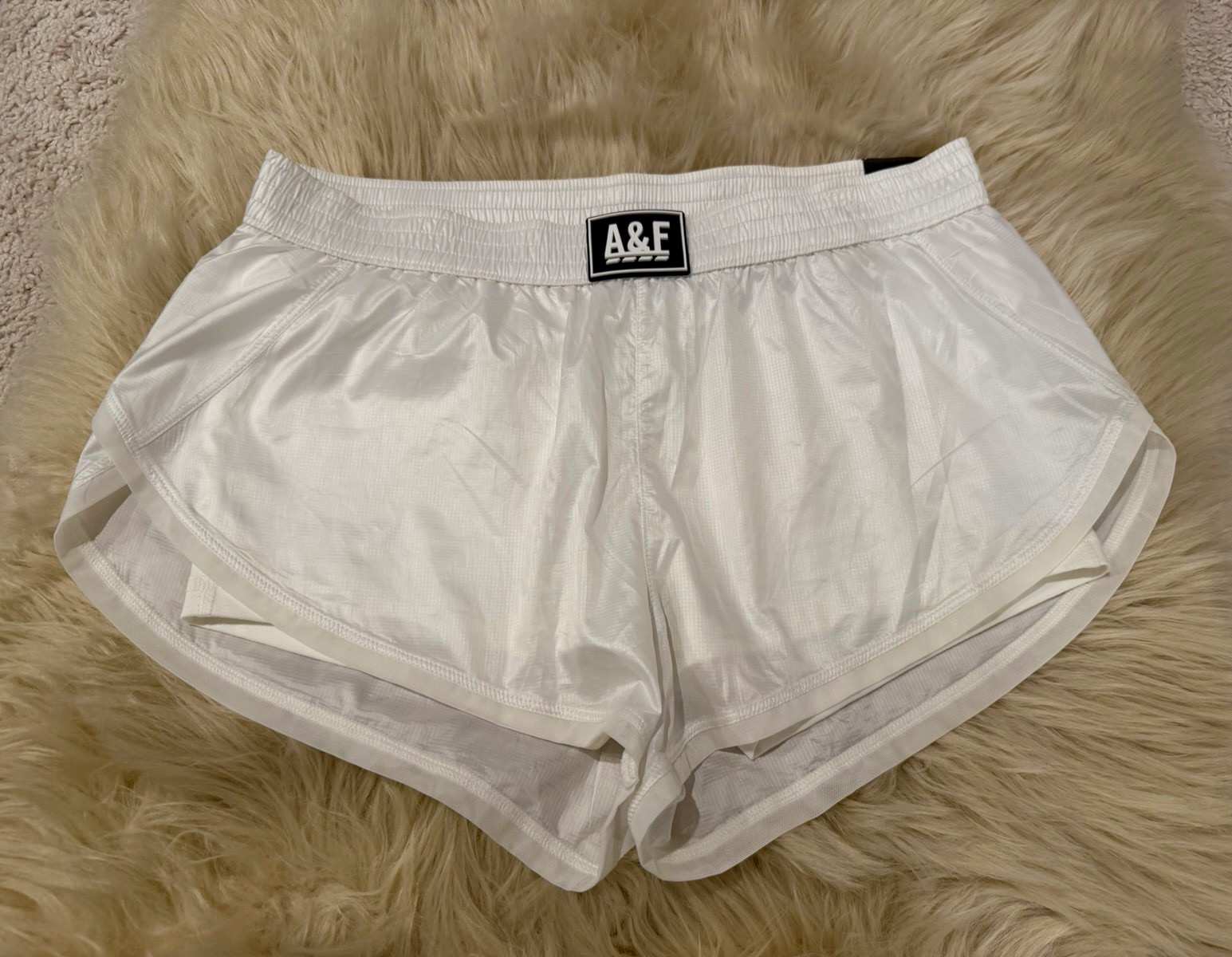 Abercrombie & Fitch Women\'s Athletic Shorts S White Polyester Logo Mid Rise Abercrombie & Fitch Women\'s Athletic Shorts S White Polyester Logo Mid Rise