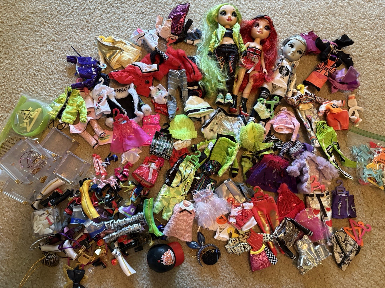 Rainbow High Clothing Shoes Accessories Doll Lot Rainbow High Clothing Shoes Accessories Doll Lot