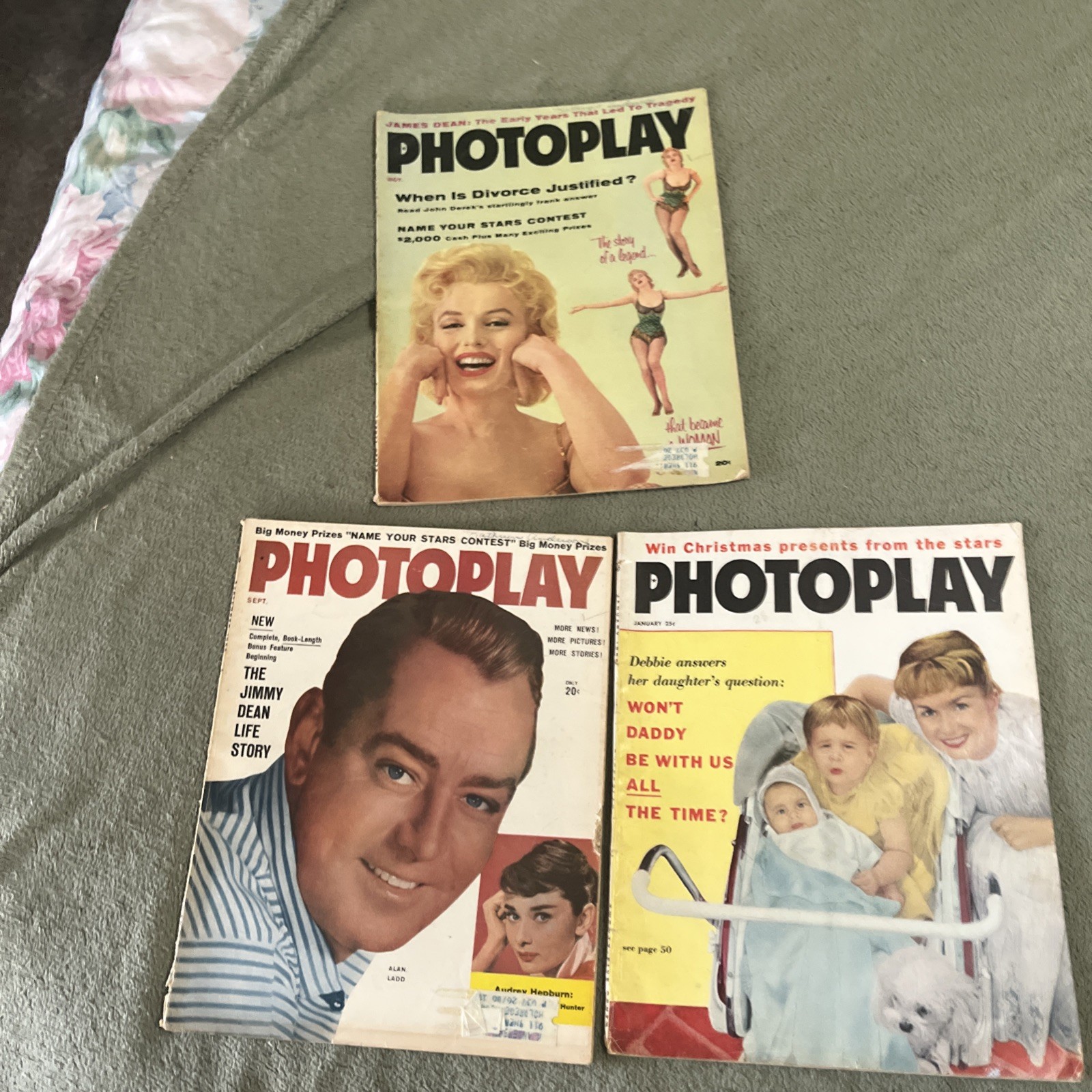 1950s Photoplay Magazine Lot Of 3-Marilyn Monroe, Alan Ladd & Debbie Reynolds 1950s Photoplay Magazine Lot Of 3-Marilyn Monroe, Alan Ladd & Debbie Reynolds