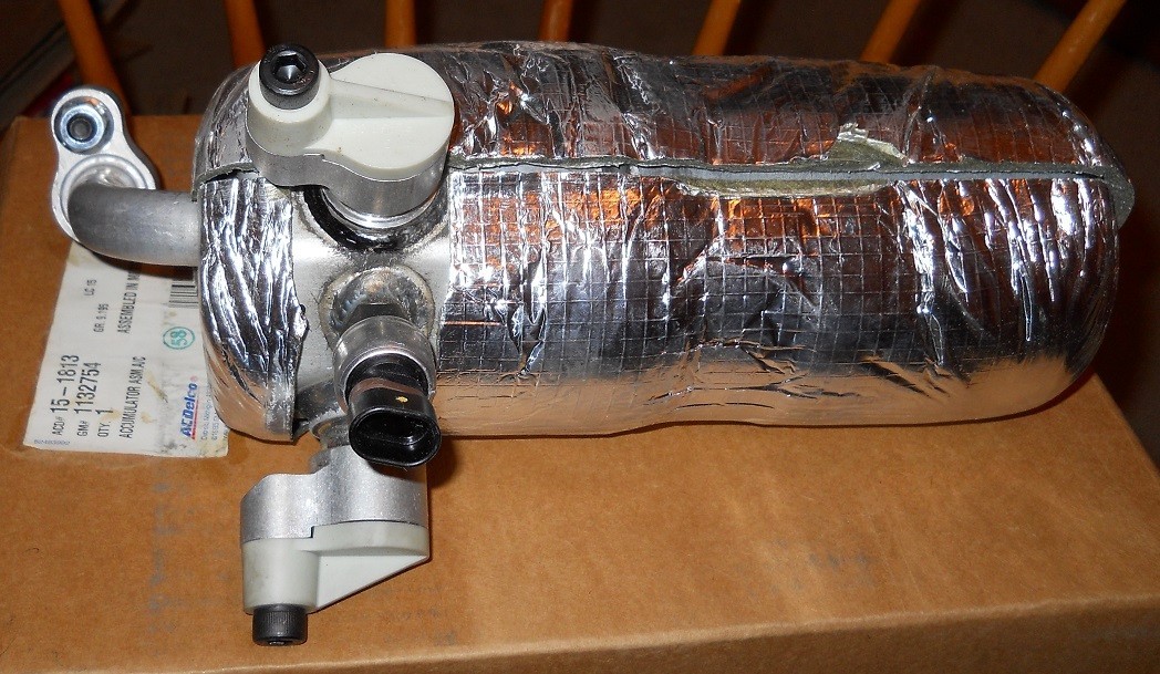 NOS 1999-2002 Chevrolet GMC Cadillac Accumulator 15-1813