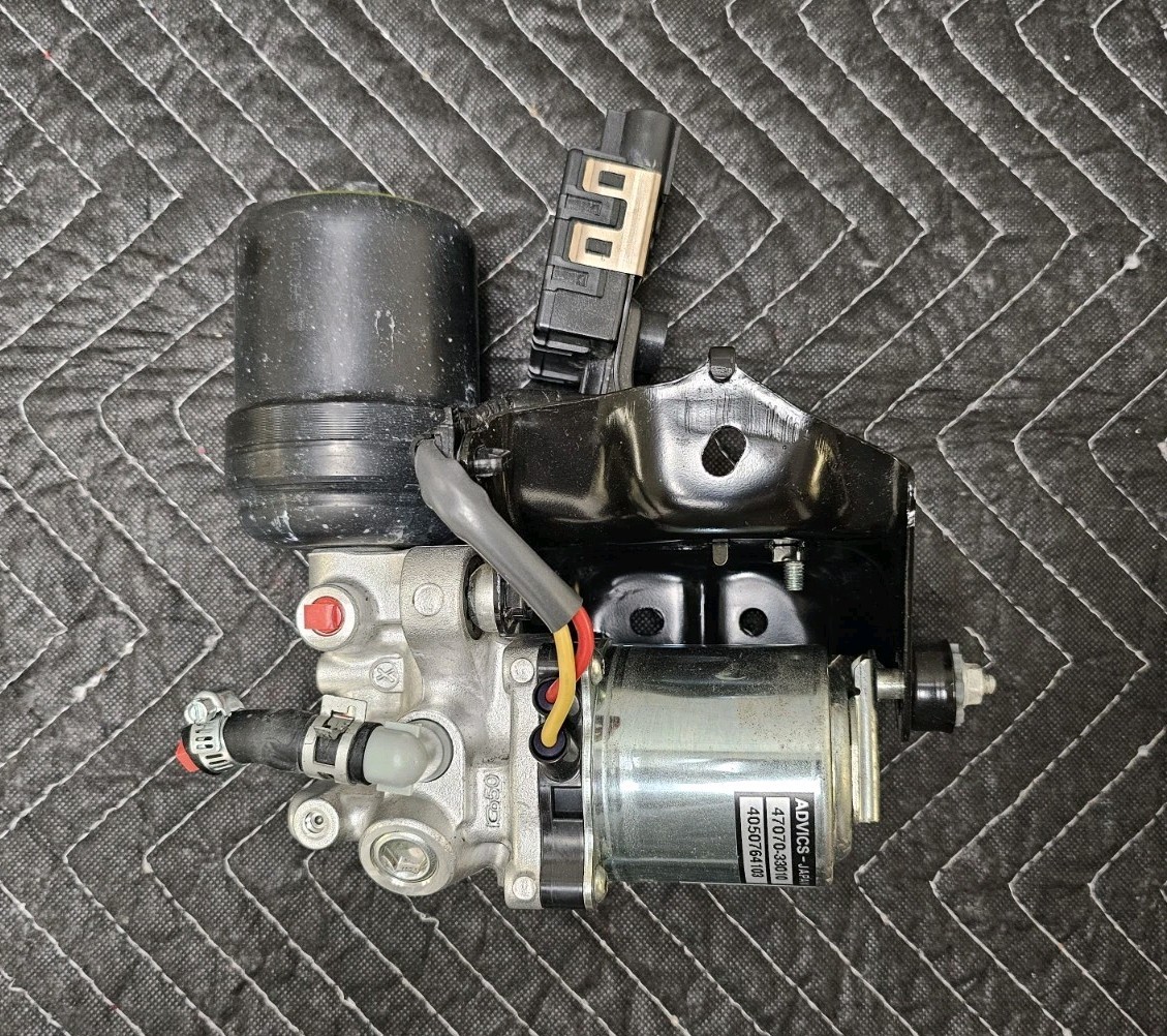 2012-18 Toyota Camry Hybrid Genuine ABS Brake Booster