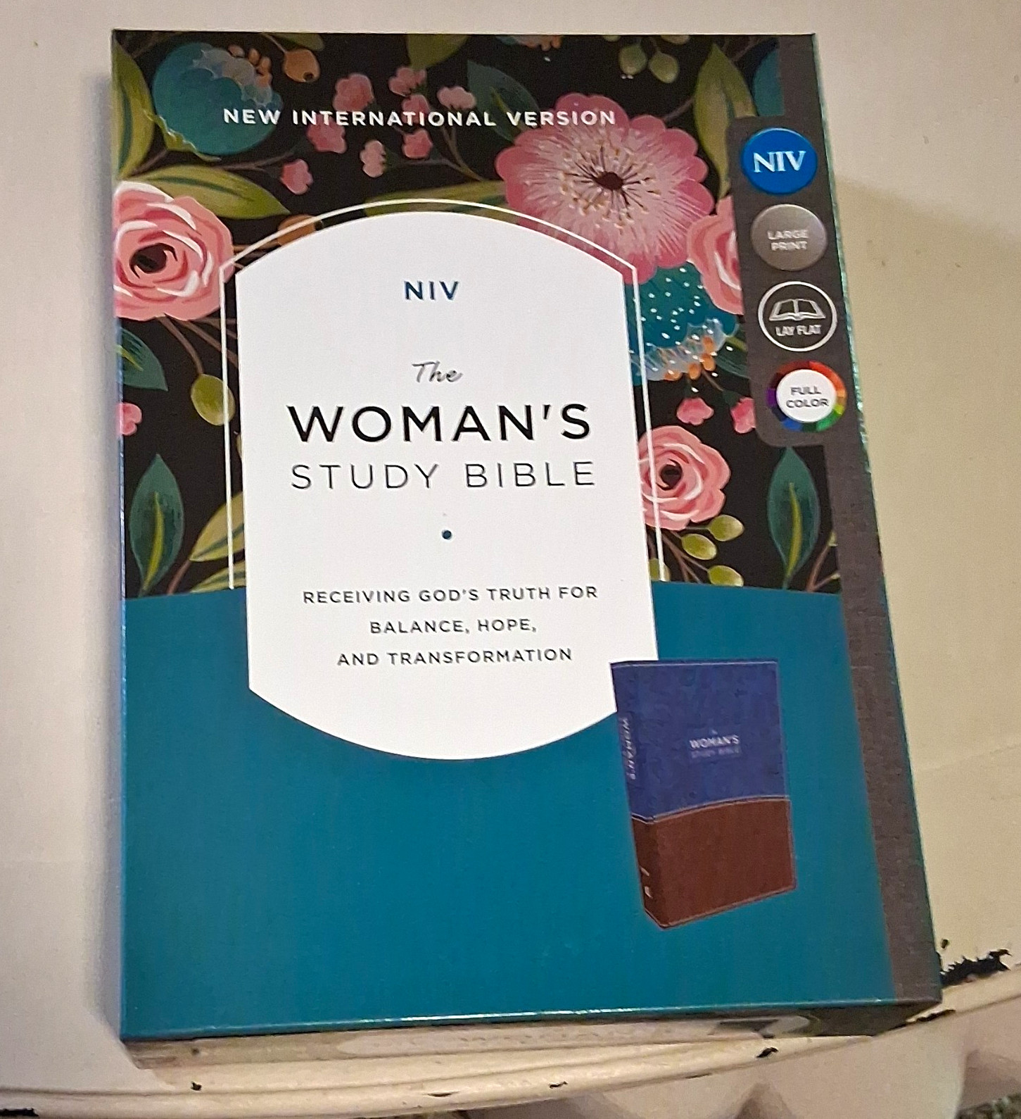 NIV The Woman's Study Bible Large Print Illustrated Imitation Leather