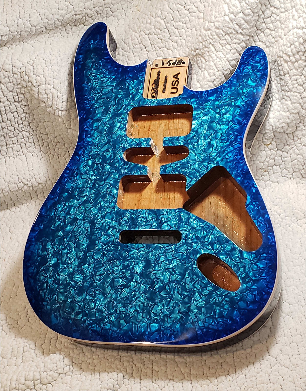 Mind blowing, Double Bound, Blue pearl celluloid Alder body.(Moto) For a ST neck