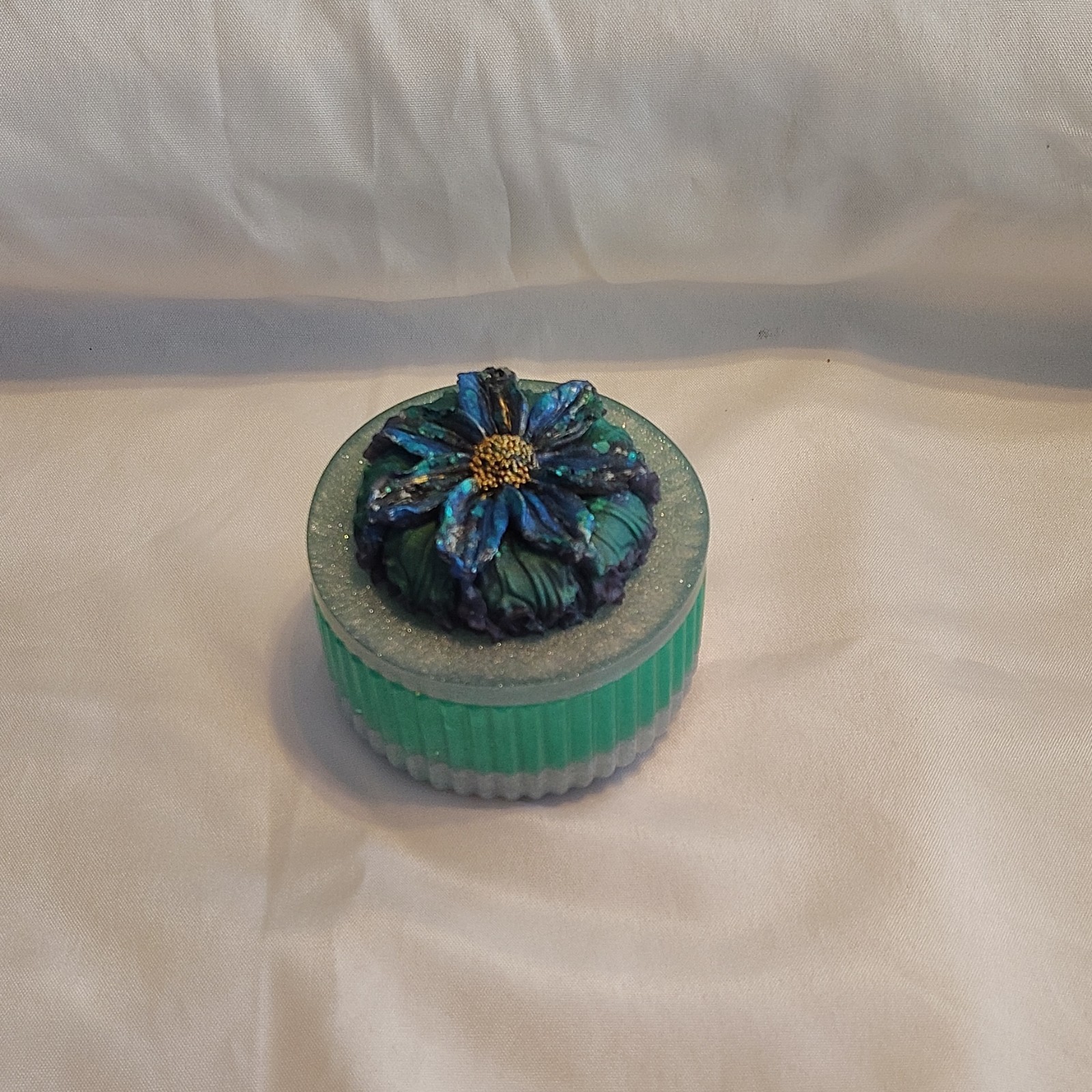 Handmade Green & Silver Round Trinket Bowl with hand-painted Flower Lid Handmade Green & Silver Round Trinket Bowl with hand-painted Flower Lid