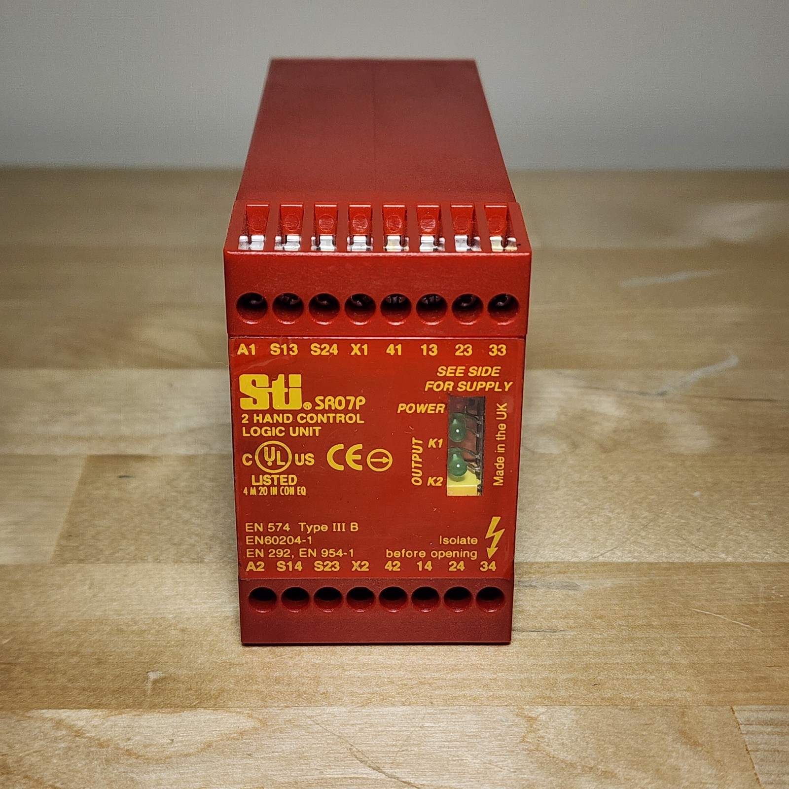 STI 44510-0390 SR07P Safety Relay 24VAC/DC Two-Hand Control Logic Unit